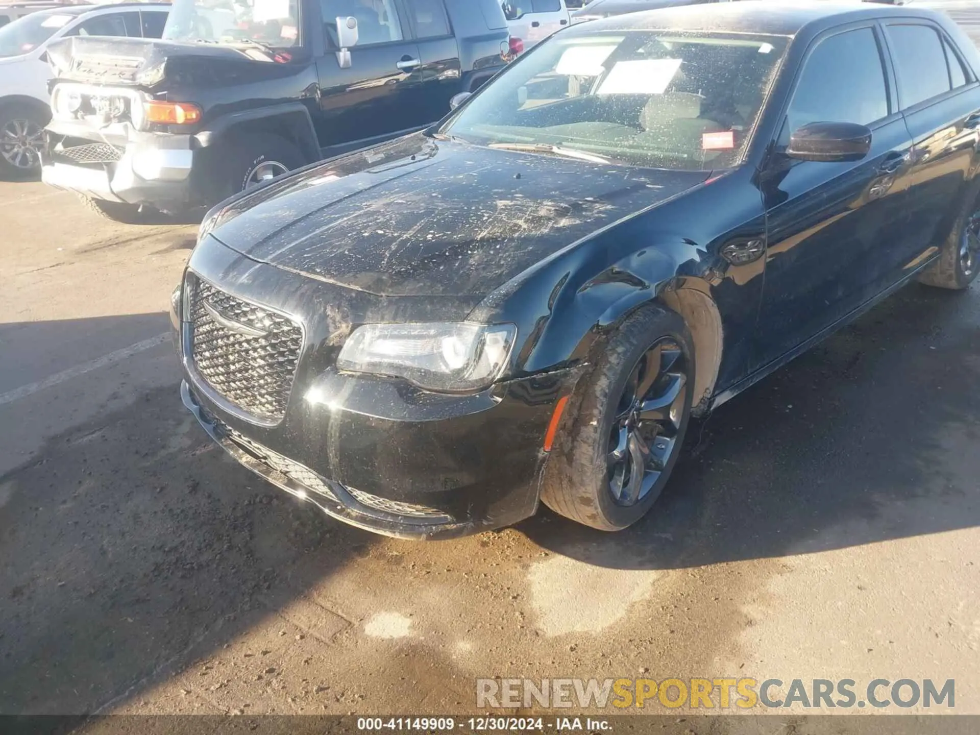 6 Photograph of a damaged car 2C3CCAAG0PH605037 CHRYSLER 300 2023