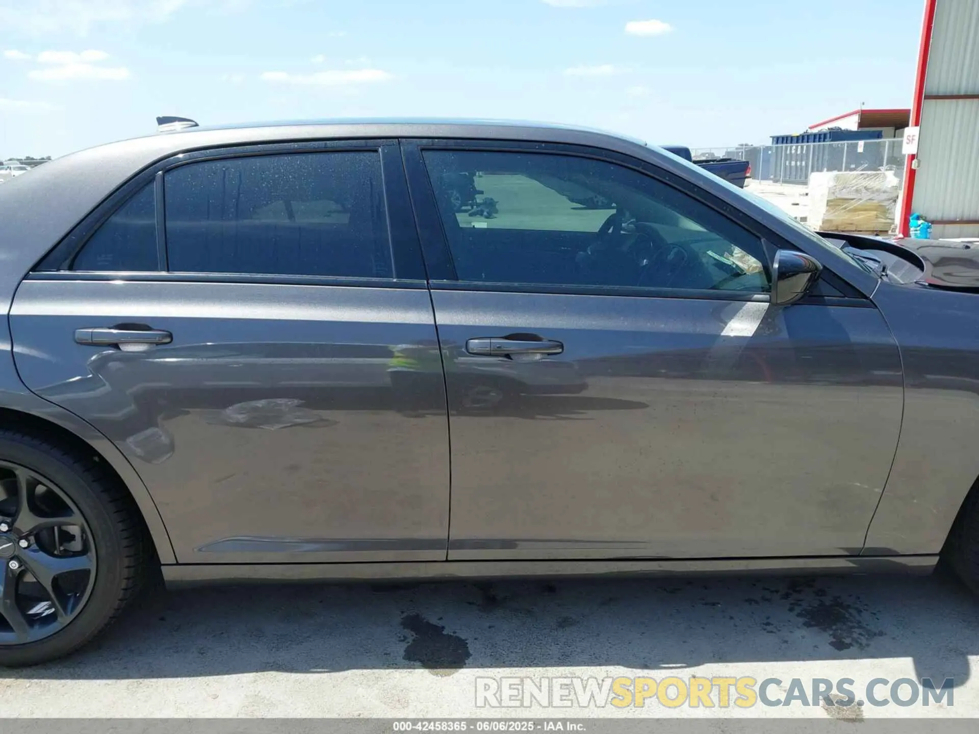 12 Фотография поврежденного автомобиля 2C3CCAAG1PH677073 CHRYSLER 300 2023