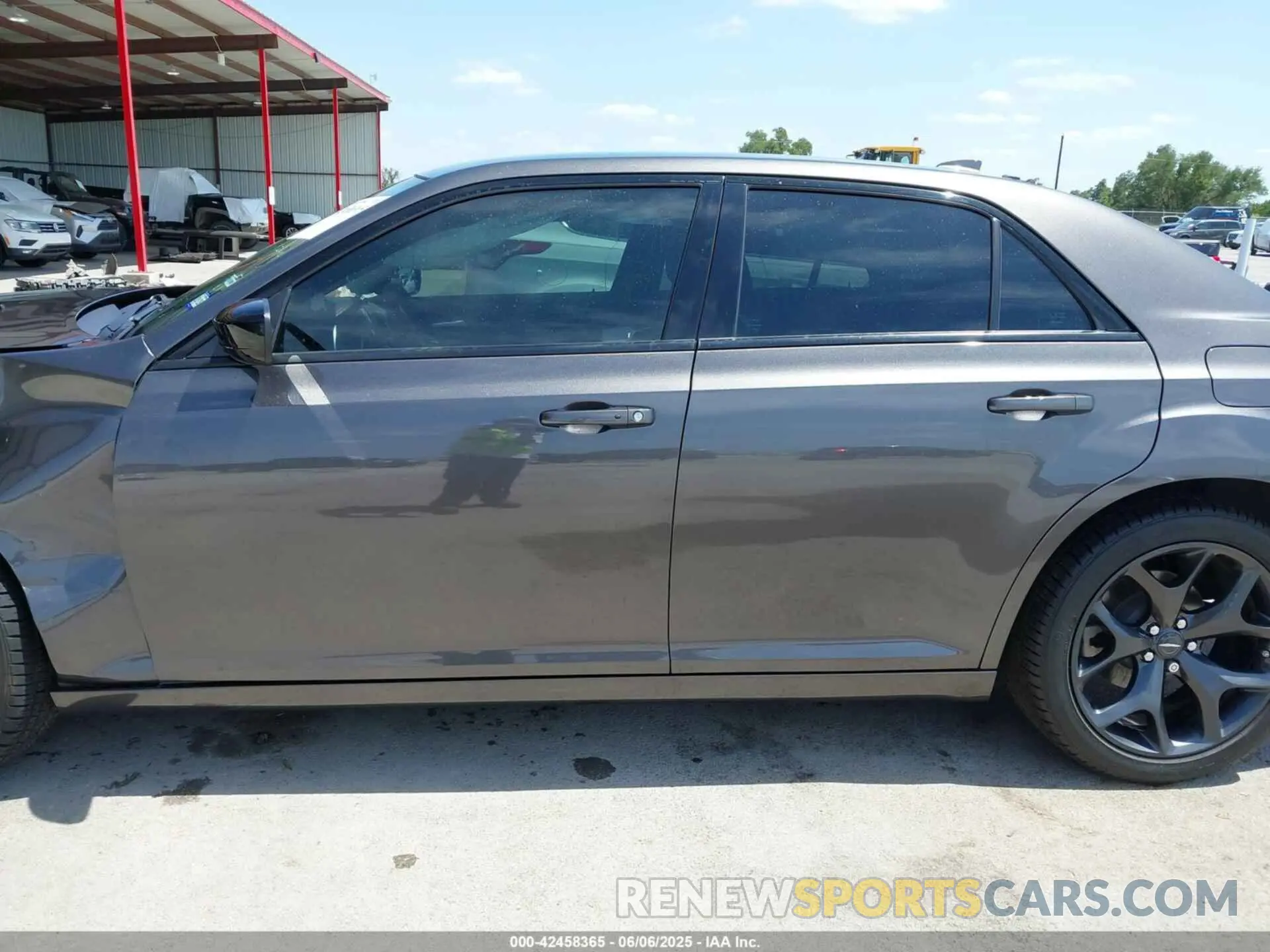 13 Фотография поврежденного автомобиля 2C3CCAAG1PH677073 CHRYSLER 300 2023