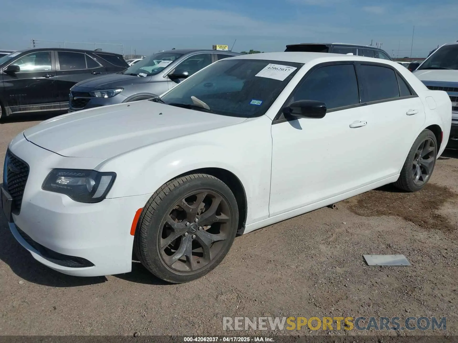 2 Фотография поврежденного автомобиля 2C3CCAAG4PH520122 CHRYSLER 300 2023