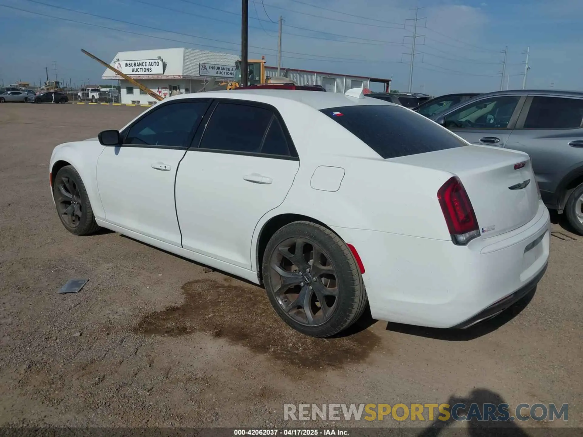 3 Фотография поврежденного автомобиля 2C3CCAAG4PH520122 CHRYSLER 300 2023