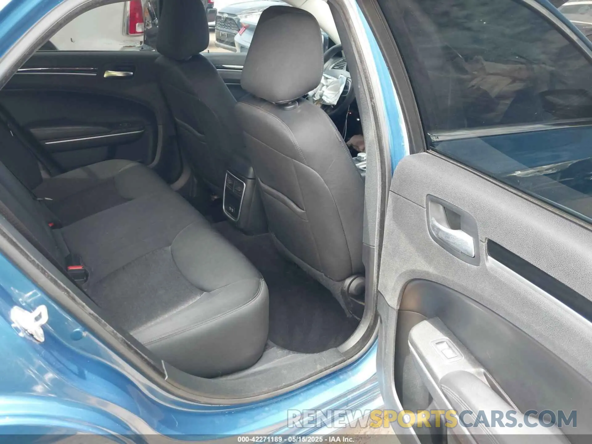8 Photograph of a damaged car 2C3CCAAG4PH685409 CHRYSLER 300 2023