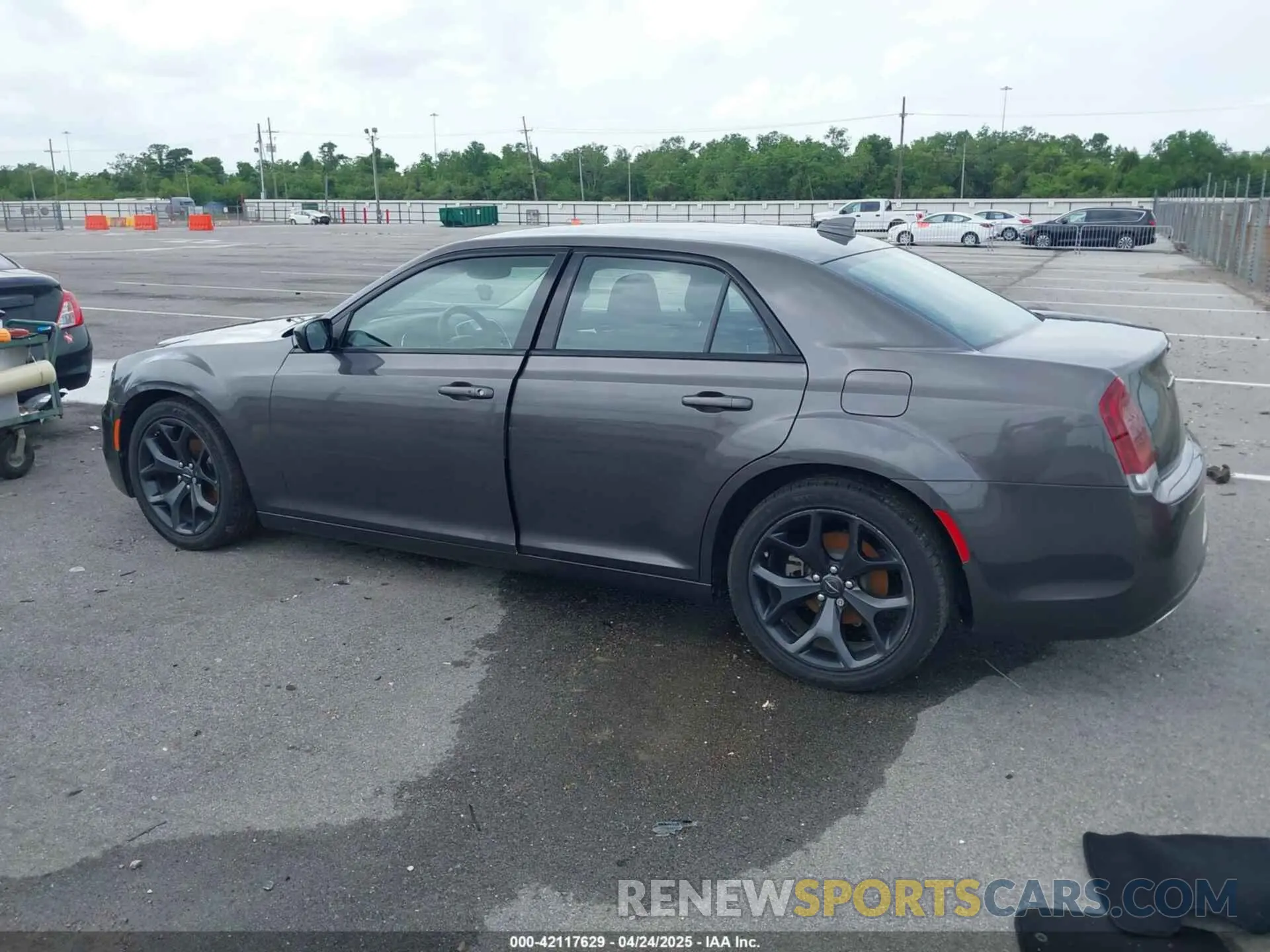 13 Фотография поврежденного автомобиля 2C3CCAAG5PH548947 CHRYSLER 300 2023
