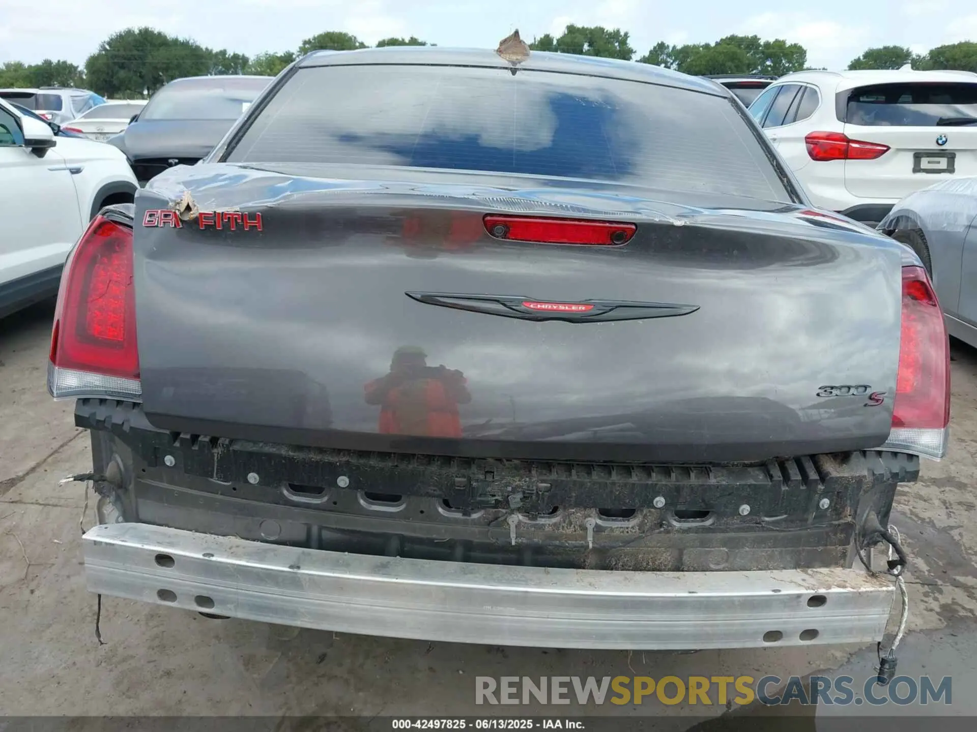 16 Фотография поврежденного автомобиля 2C3CCABG0PH633290 CHRYSLER 300 2023