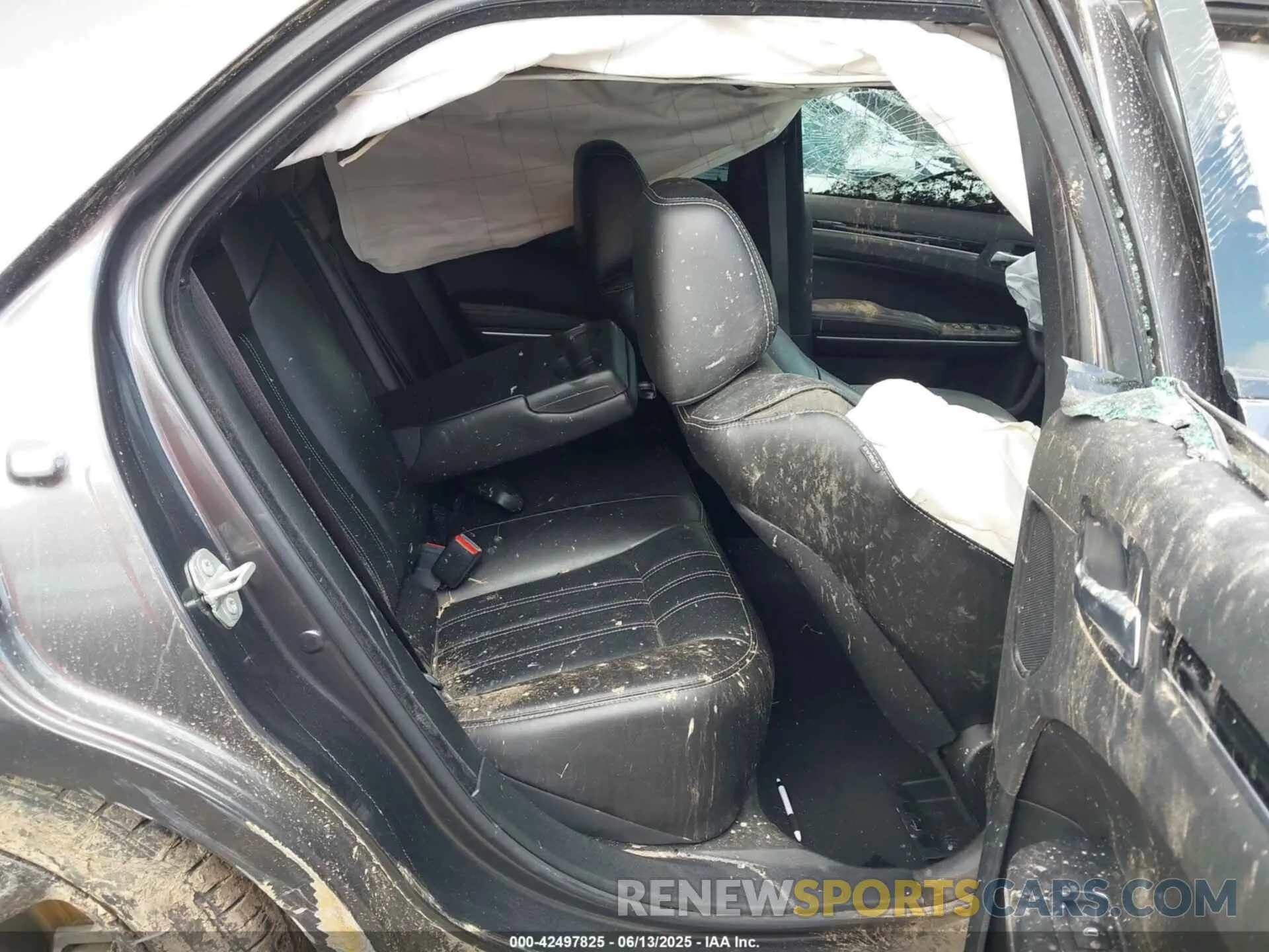 8 Фотография поврежденного автомобиля 2C3CCABG0PH633290 CHRYSLER 300 2023