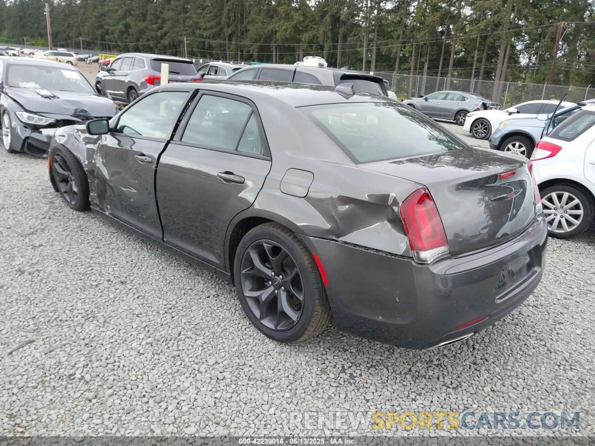 3 Фотография поврежденного автомобиля 2C3CCABG1PH561239 CHRYSLER 300 2023