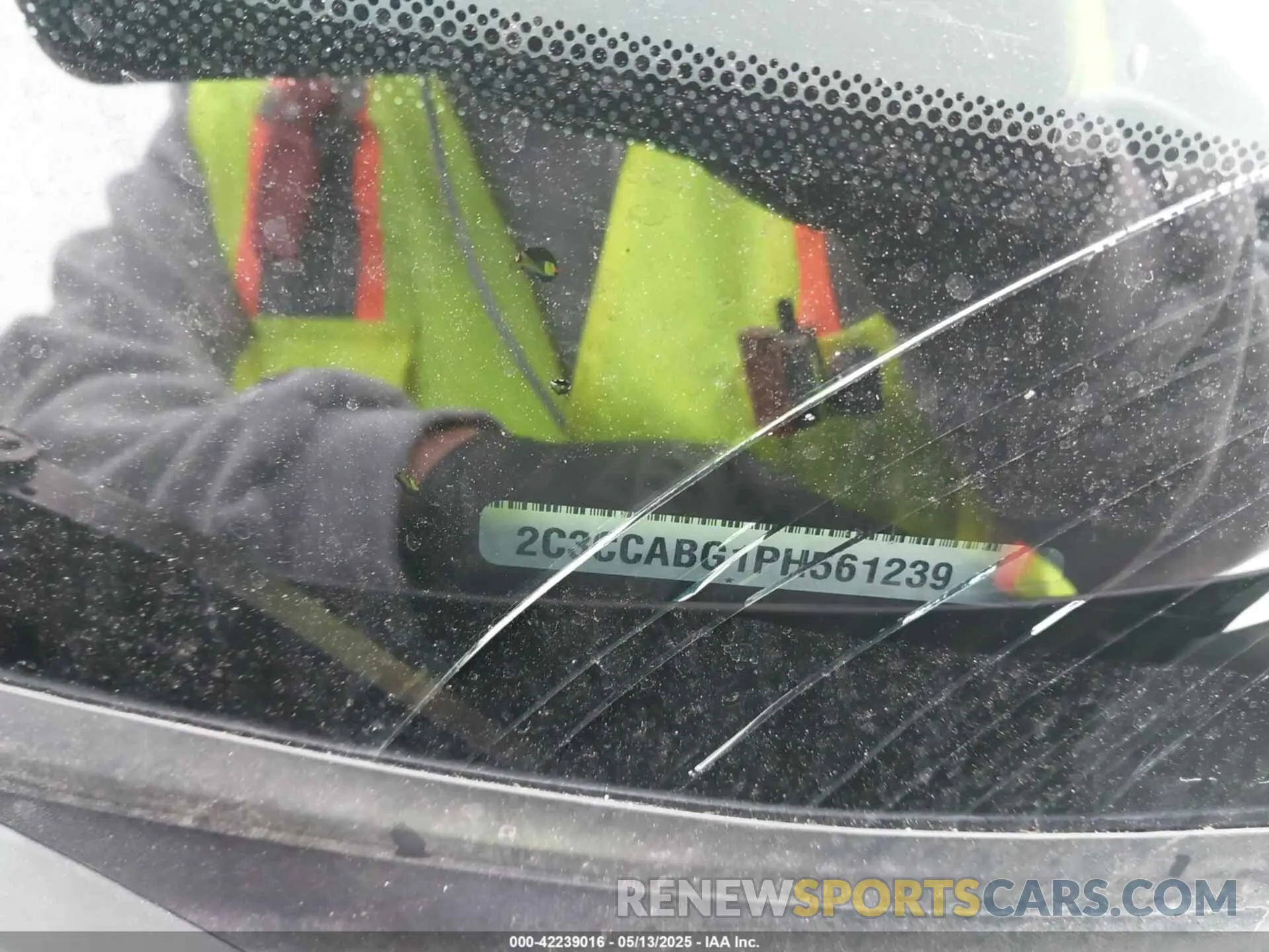 9 Фотография поврежденного автомобиля 2C3CCABG1PH561239 CHRYSLER 300 2023