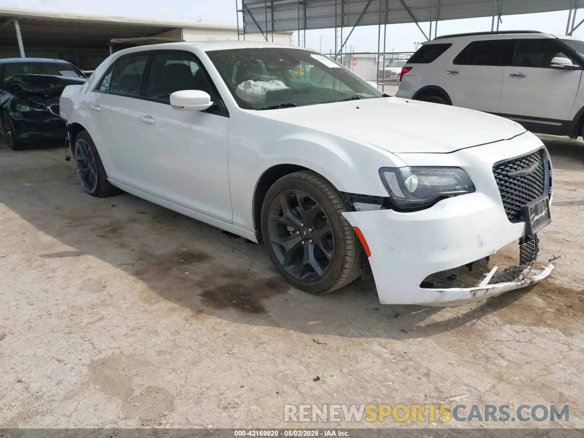 1 Фотография поврежденного автомобиля 2C3CCABG7PH637028 CHRYSLER 300 2023
