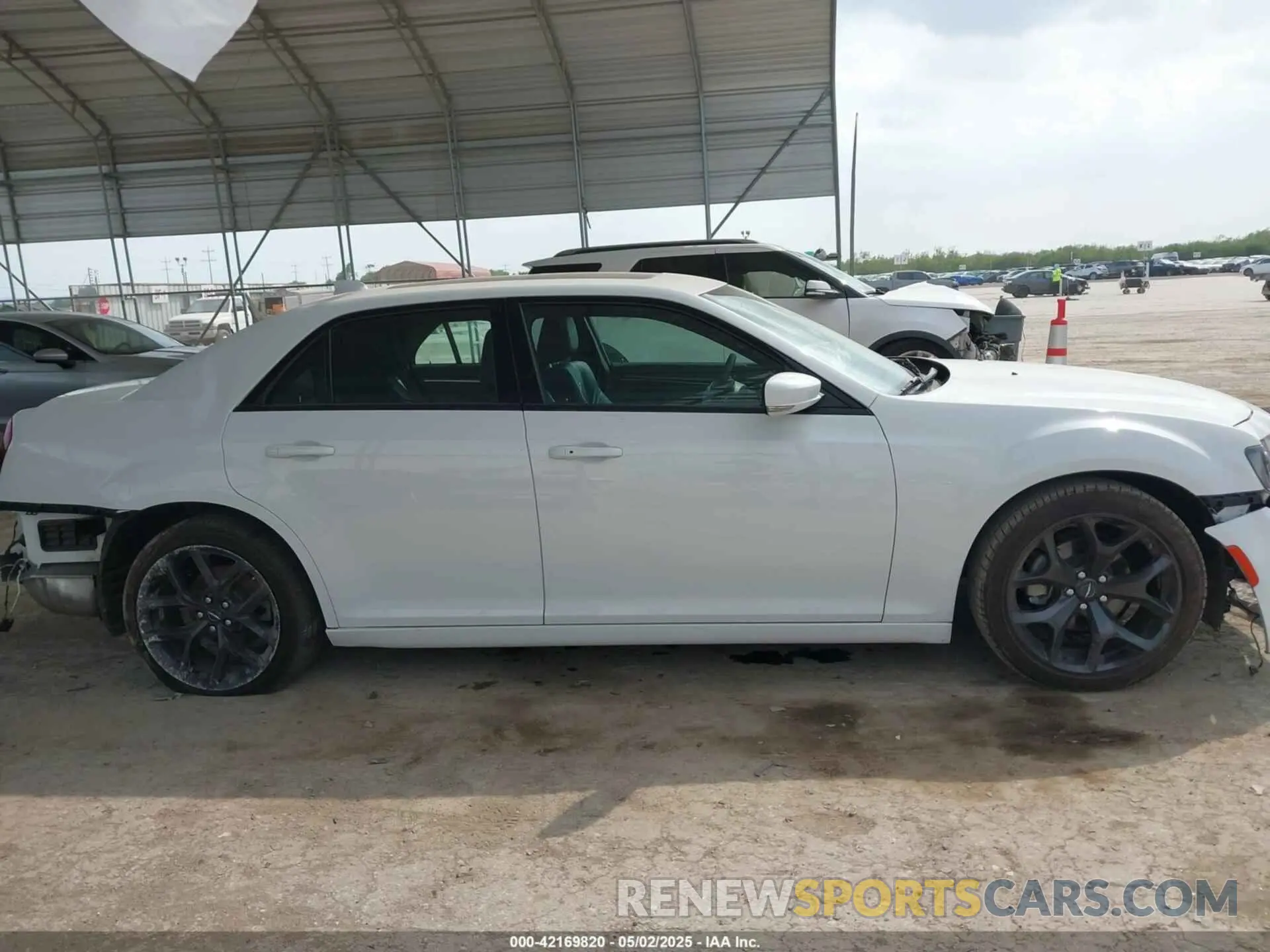 14 Фотография поврежденного автомобиля 2C3CCABG7PH637028 CHRYSLER 300 2023