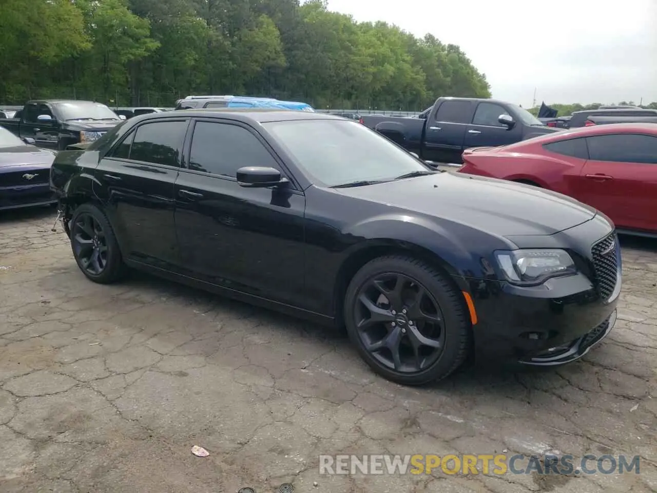 4 Photograph of a damaged car 2C3CCABG8PH676744 CHRYSLER 300 2023