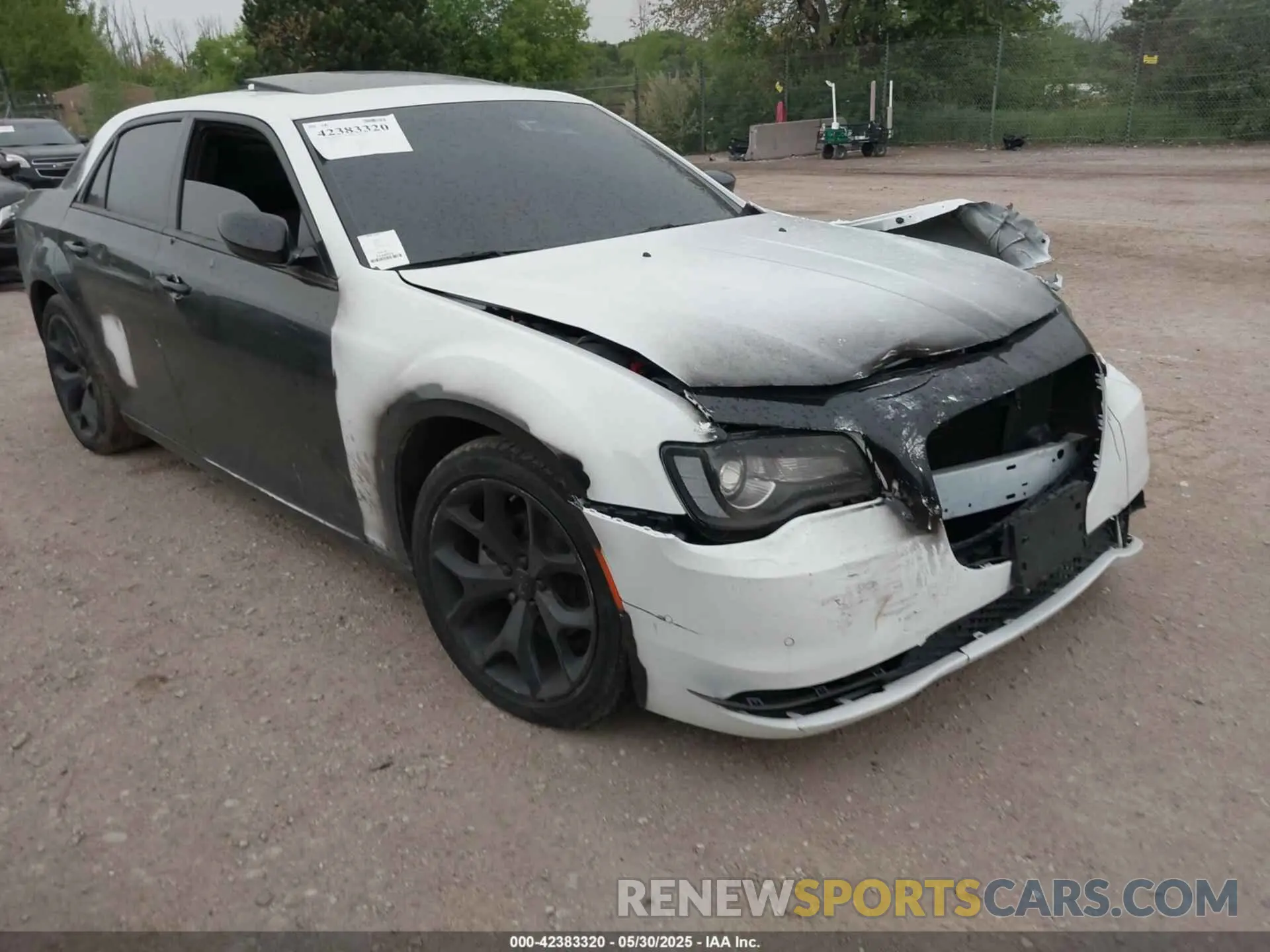1 Фотография поврежденного автомобиля 2C3CCABG9PH538257 CHRYSLER 300 2023