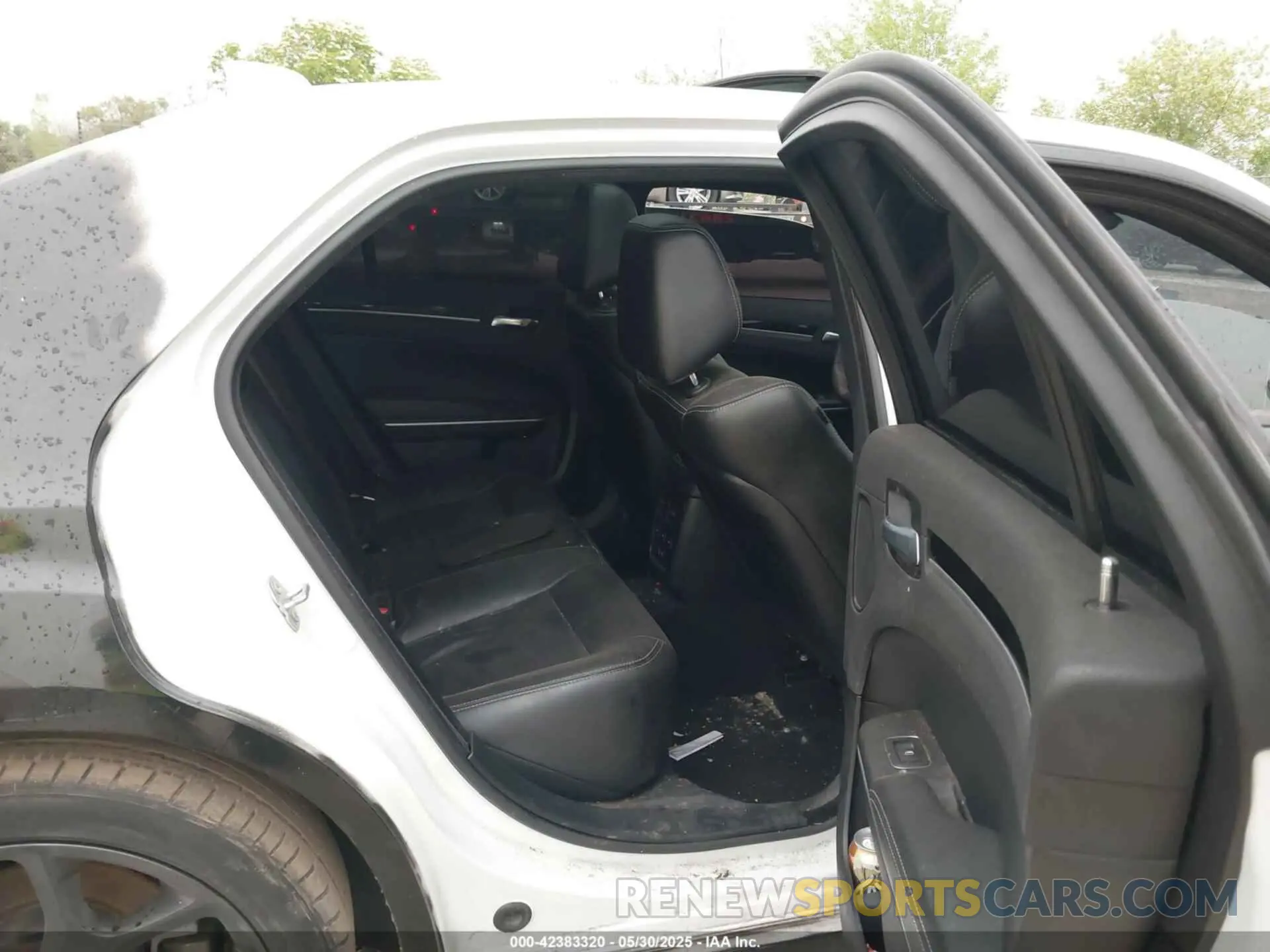 8 Фотография поврежденного автомобиля 2C3CCABG9PH538257 CHRYSLER 300 2023