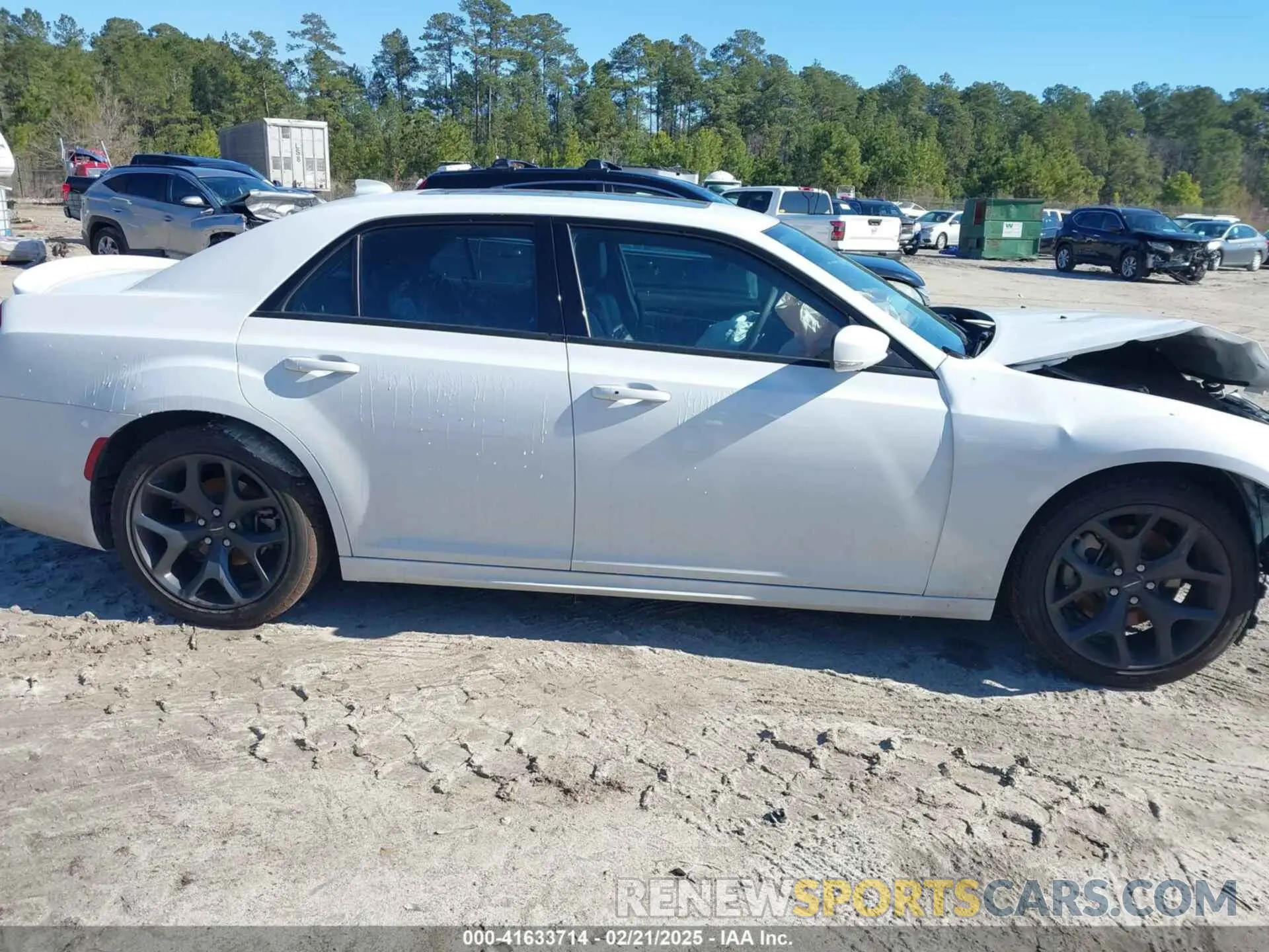 14 Фотография поврежденного автомобиля 2C3CCABTXPH636940 CHRYSLER 300 2023