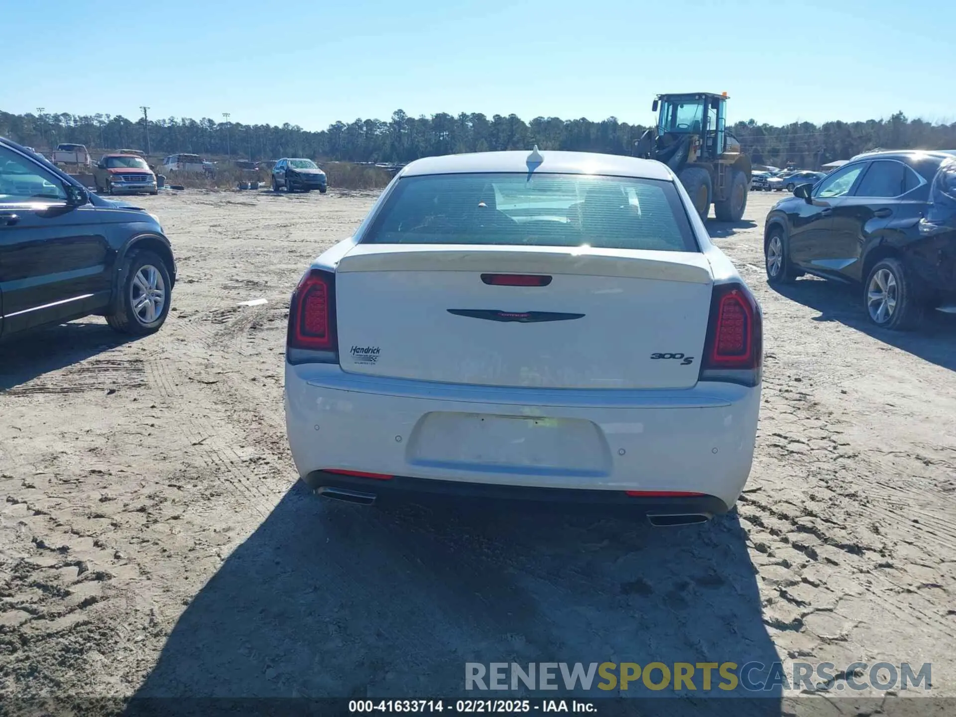 17 Фотография поврежденного автомобиля 2C3CCABTXPH636940 CHRYSLER 300 2023
