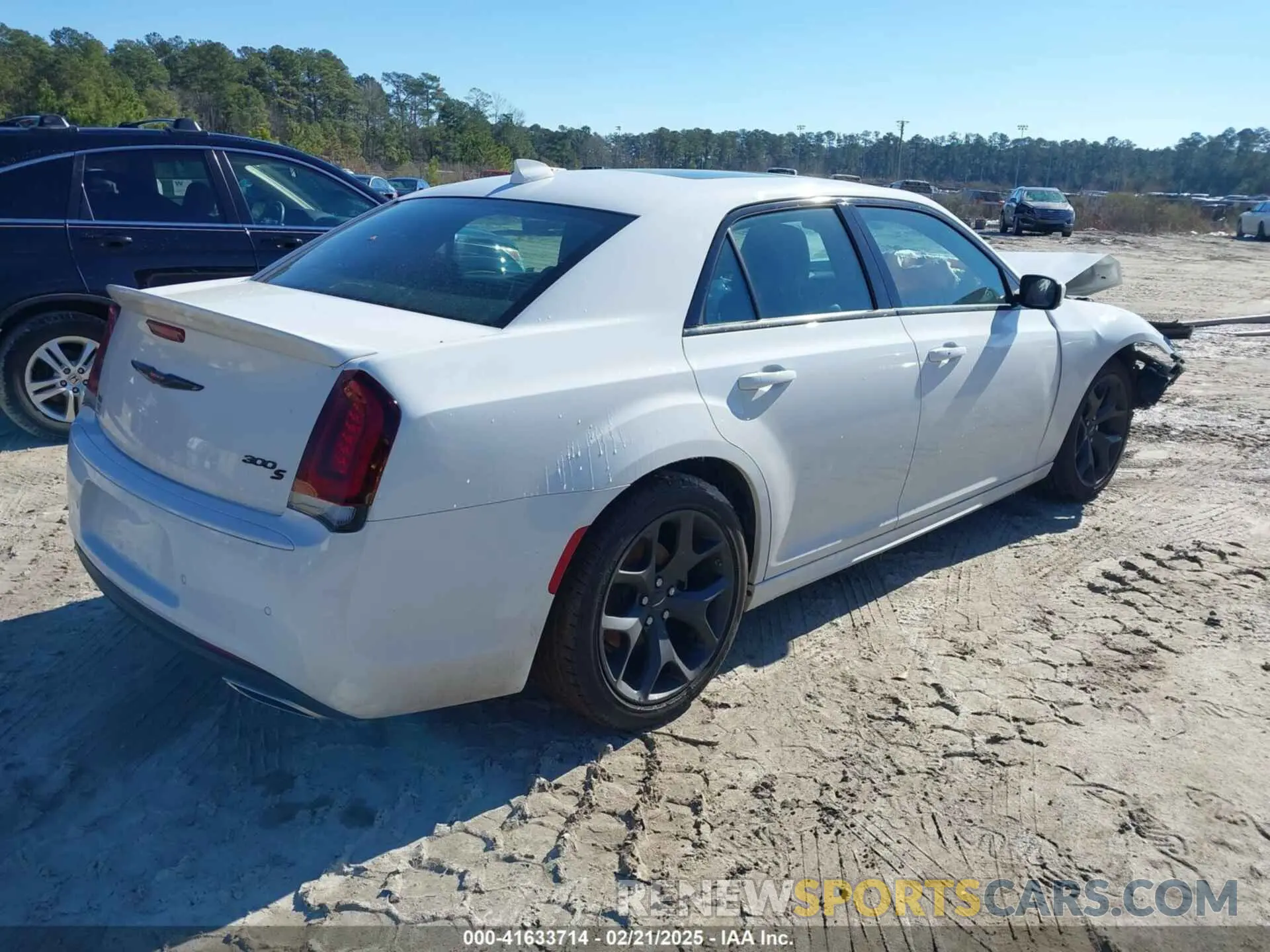 4 Фотография поврежденного автомобиля 2C3CCABTXPH636940 CHRYSLER 300 2023