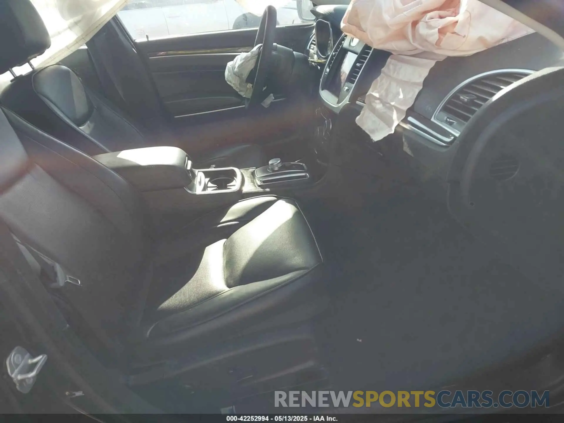 5 Photograph of a damaged car 2C3CCADG2PH666935 CHRYSLER 300 2023