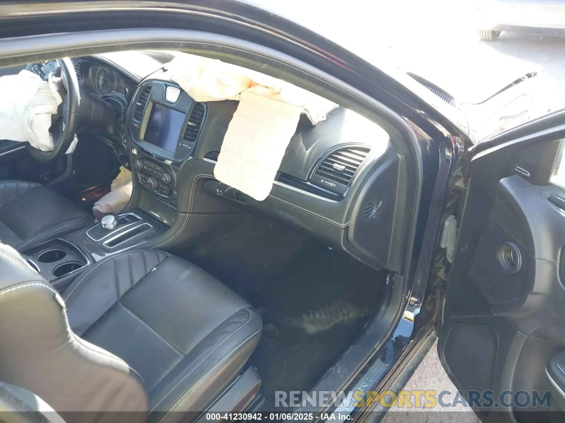 5 Photograph of a damaged car 2C3CCAPJ8PH500734 CHRYSLER 300 2023