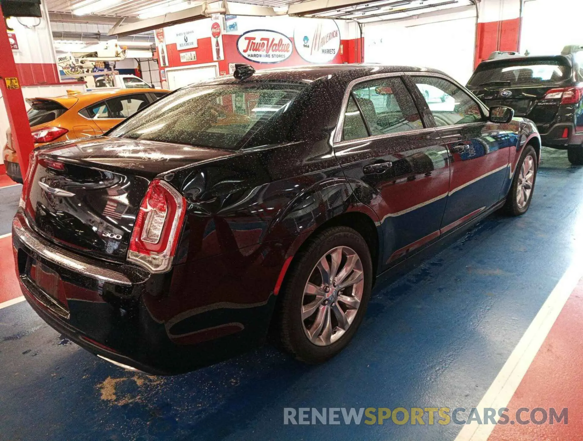 18 Photograph of a damaged car 2C3CCARG1PH556323 CHRYSLER 300 2023