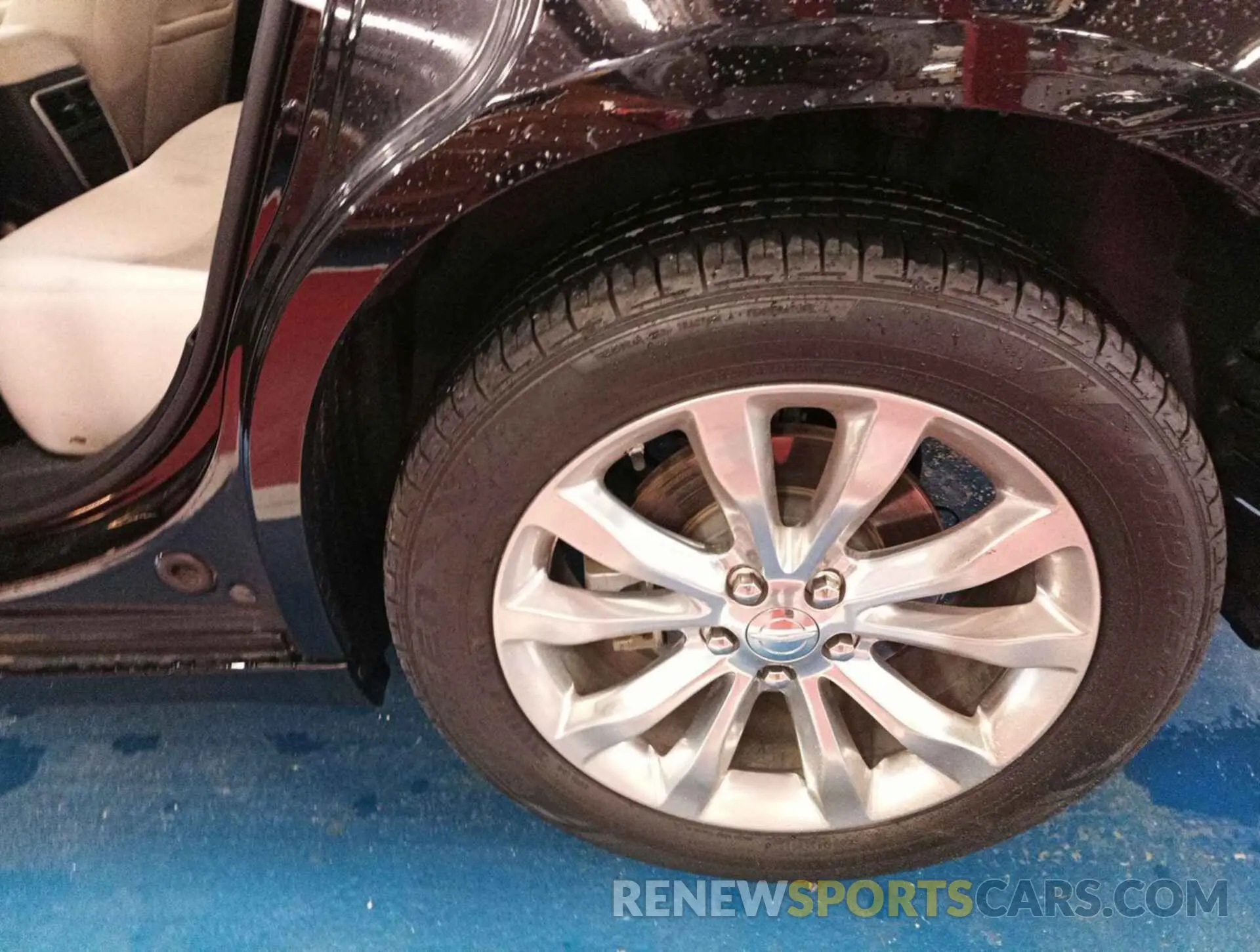 23 Photograph of a damaged car 2C3CCARG1PH556323 CHRYSLER 300 2023