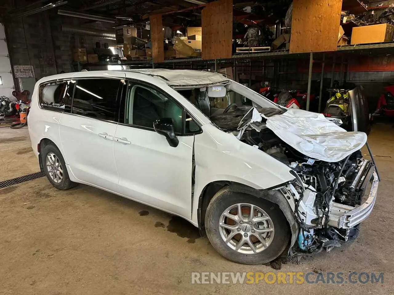 1 Photograph of a damaged car 2C4RC1ZG3RR142124 CHRYSLER GRAND CARA 2024