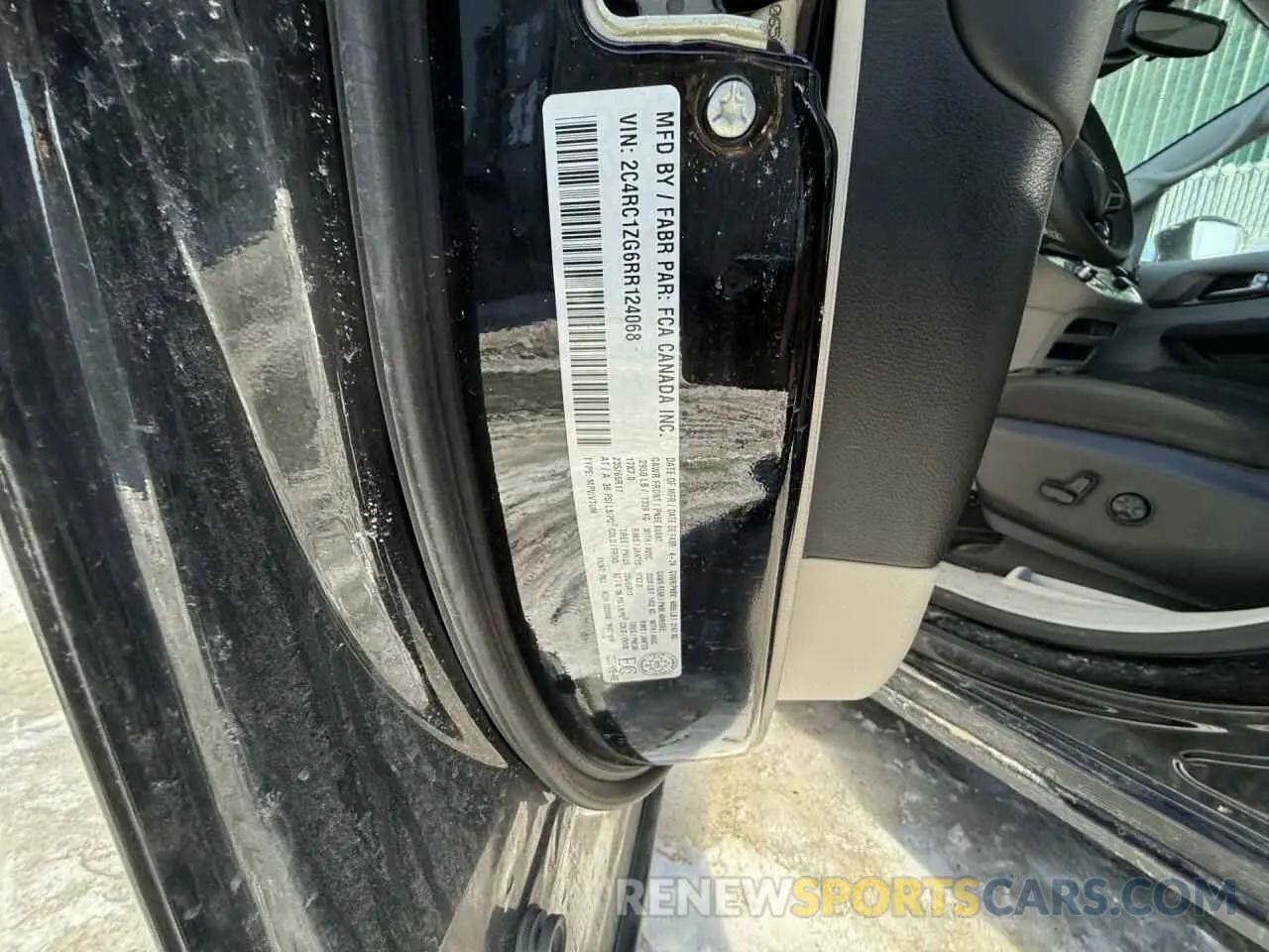 12 Photograph of a damaged car 2C4RC1ZG6RR124068 CHRYSLER GRAND CARA 2024