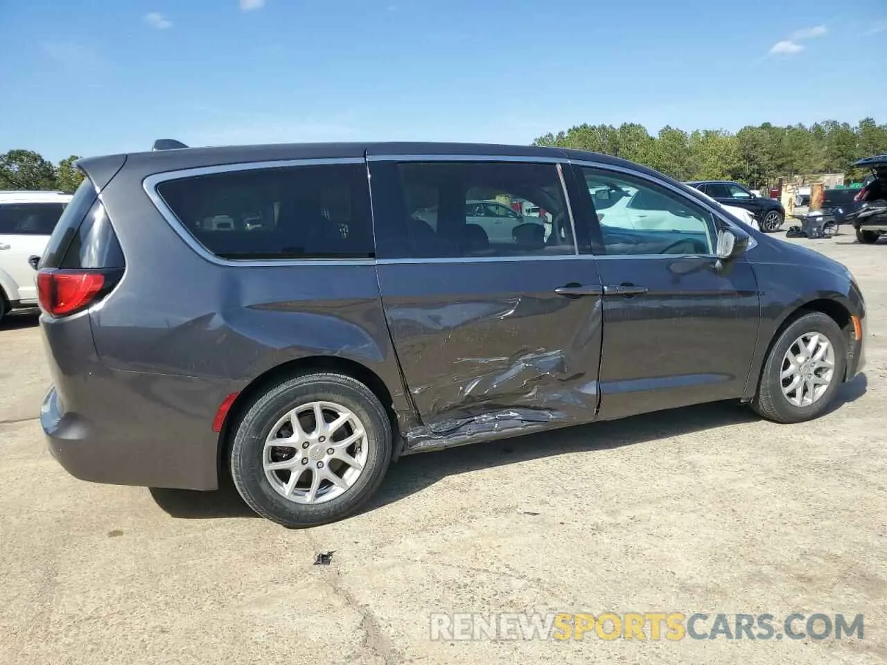 3 Photograph of a damaged car 2C4RC1CG5LR223934 CHRYSLER MINIVAN 2020