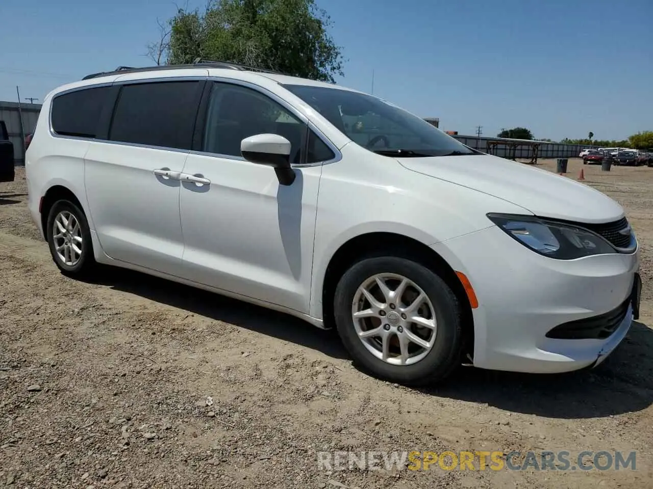 4 Photograph of a damaged car 2C4RC1DG3LR151579 CHRYSLER MINIVAN 2020