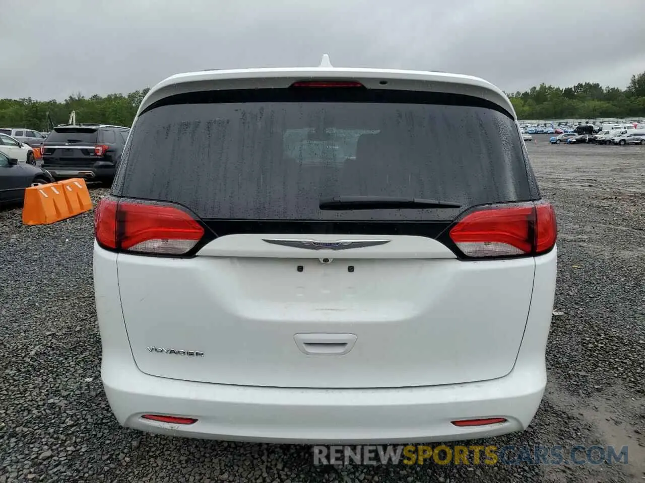 6 Photograph of a damaged car 2C4RC1DG5LR261128 CHRYSLER MINIVAN 2020