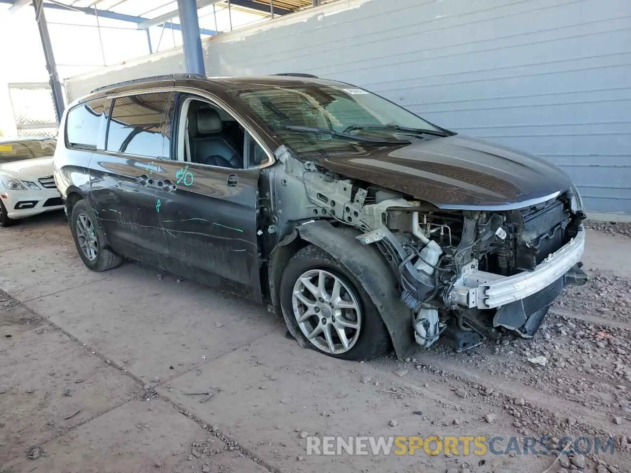 4 Фотография поврежденного автомобиля 2C4RC1DG9LR172372 CHRYSLER MINIVAN 2020