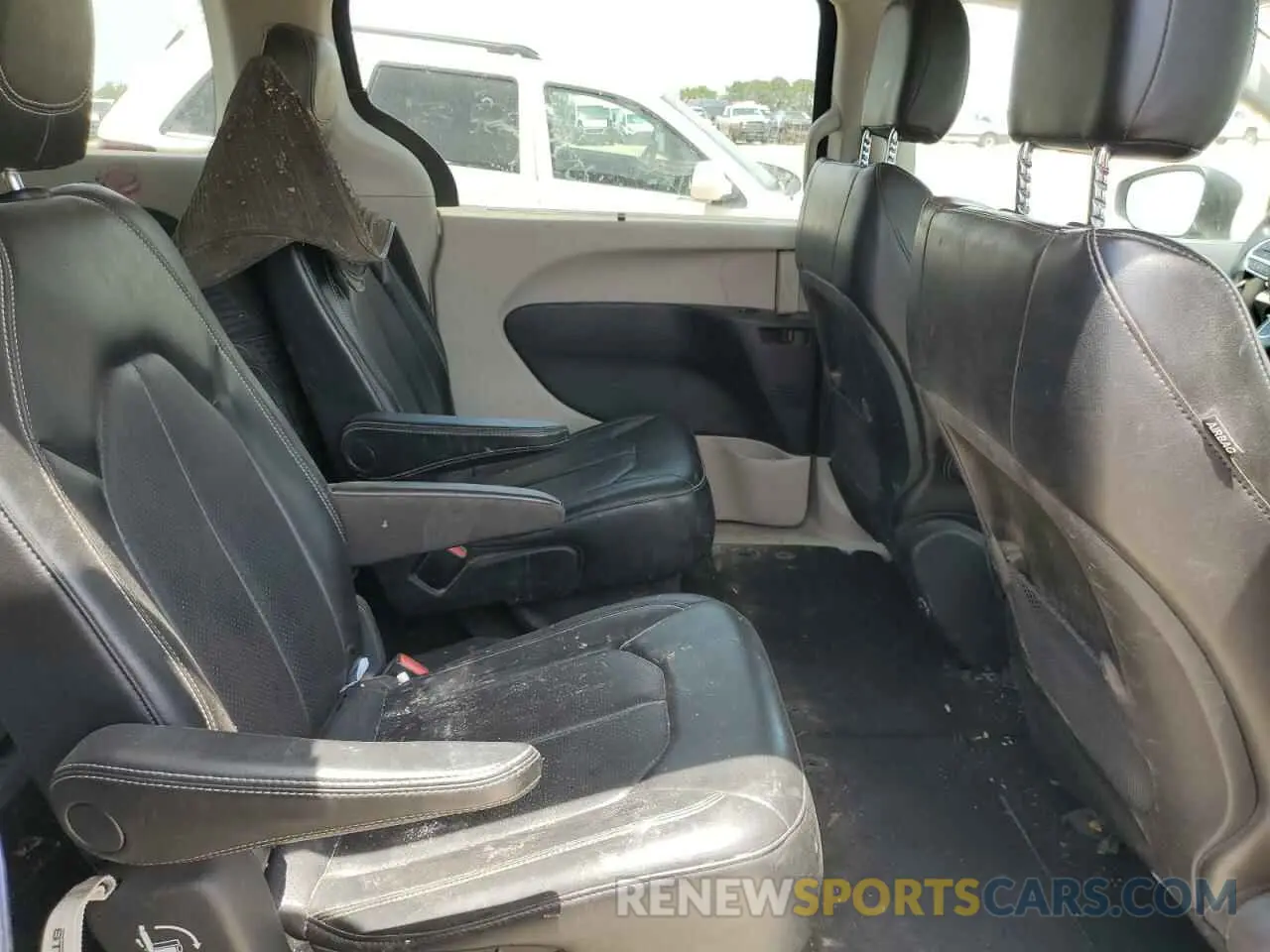 11 Фотография поврежденного автомобиля 2C4RC1DGXLR164104 CHRYSLER MINIVAN 2020