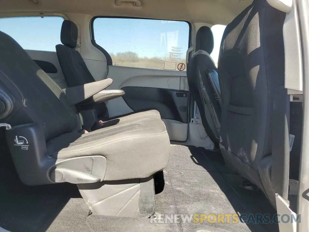 11 Фотография поврежденного автомобиля 2C4RC1CG1MR580285 CHRYSLER MINIVAN 2021