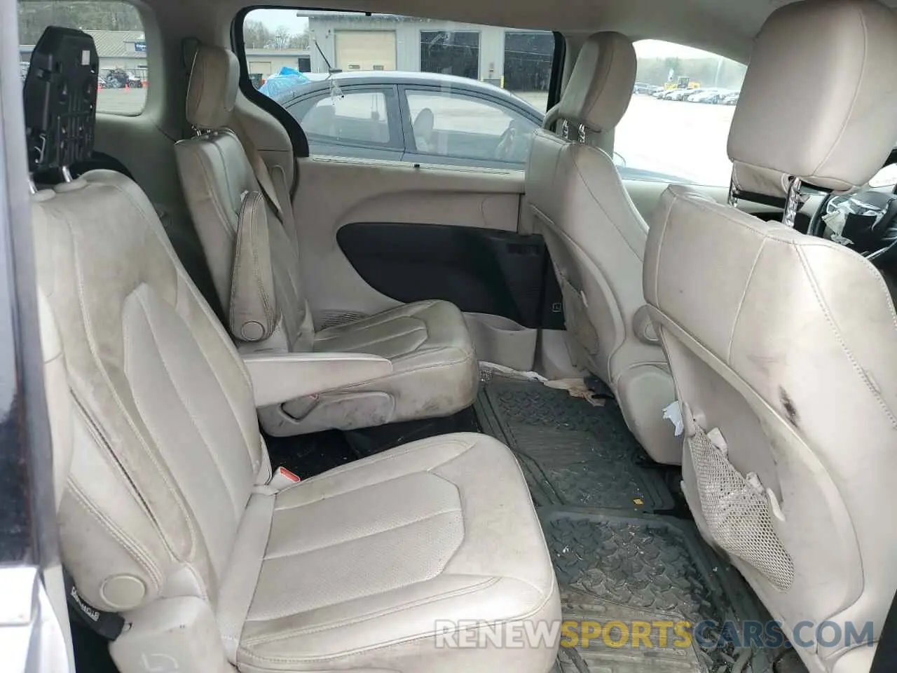 11 Photograph of a damaged car 2C4RC1DG0MR521145 CHRYSLER MINIVAN 2021