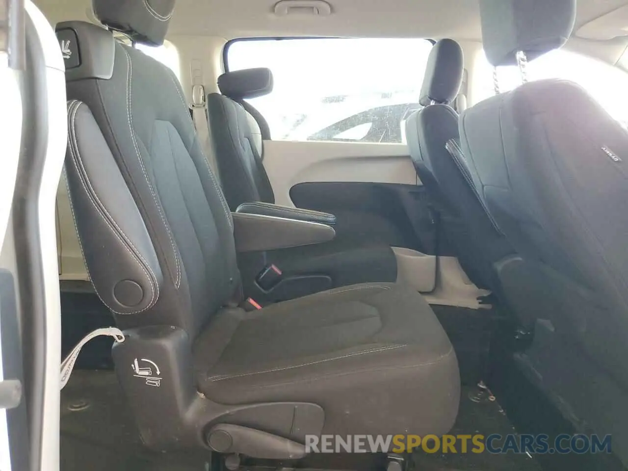 11 Фотография поврежденного автомобиля 2C4RC1CG6NR212220 CHRYSLER MINIVAN 2022