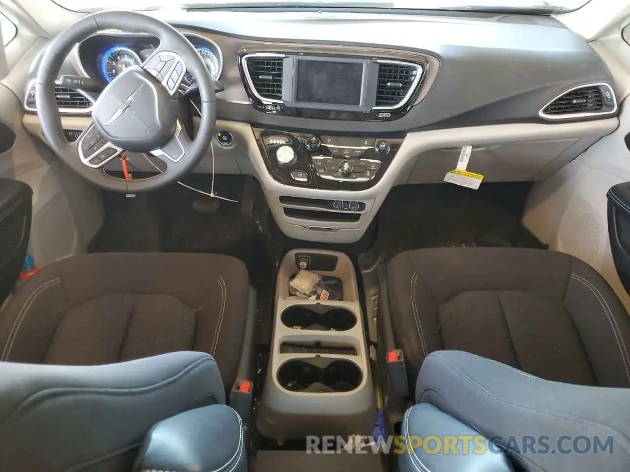 8 Фотография поврежденного автомобиля 2C4RC1CG6NR212220 CHRYSLER MINIVAN 2022