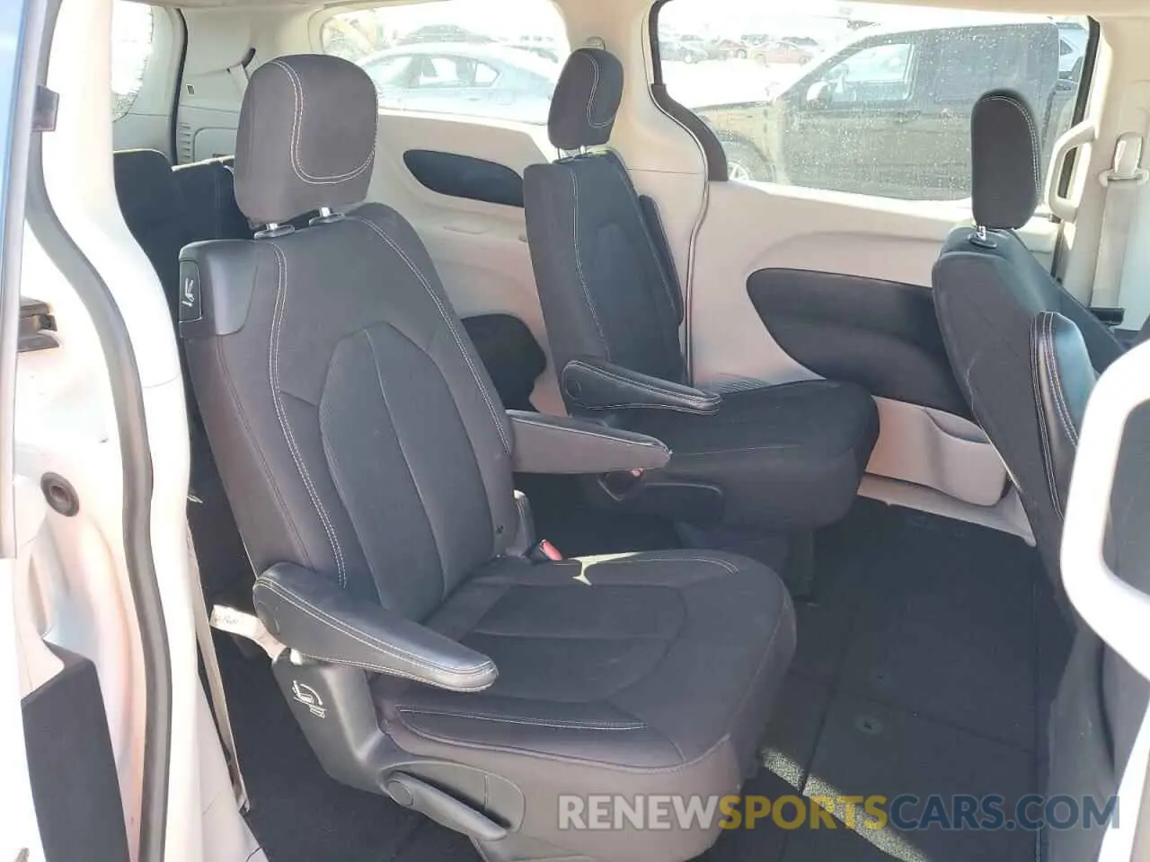 11 Фотография поврежденного автомобиля 2C4RC1CG8NR160136 CHRYSLER MINIVAN 2022