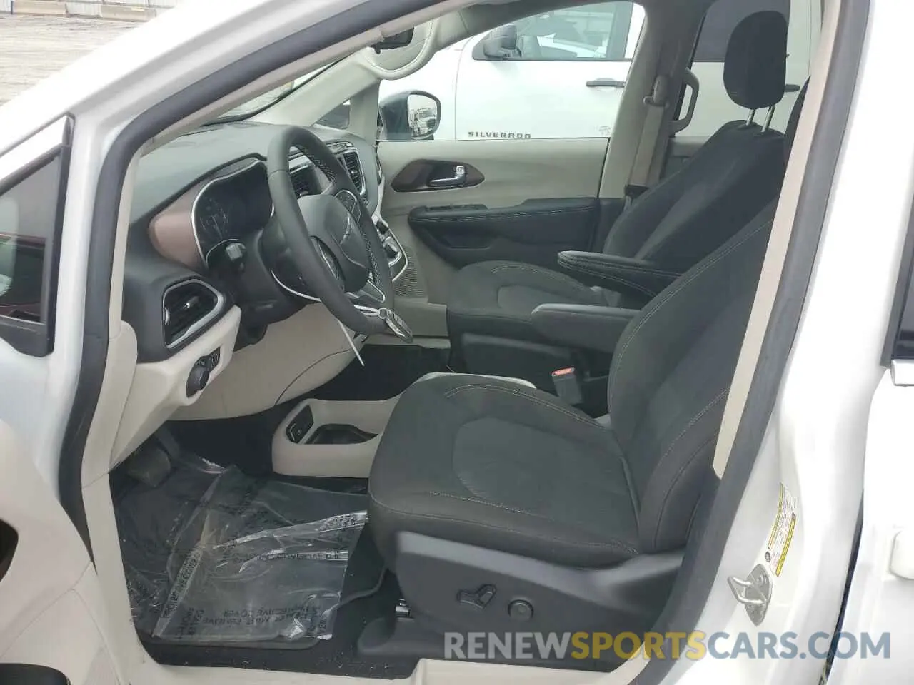 7 Photograph of a damaged car 2C4RC1CG7RR105960 CHRYSLER MINIVAN 2024