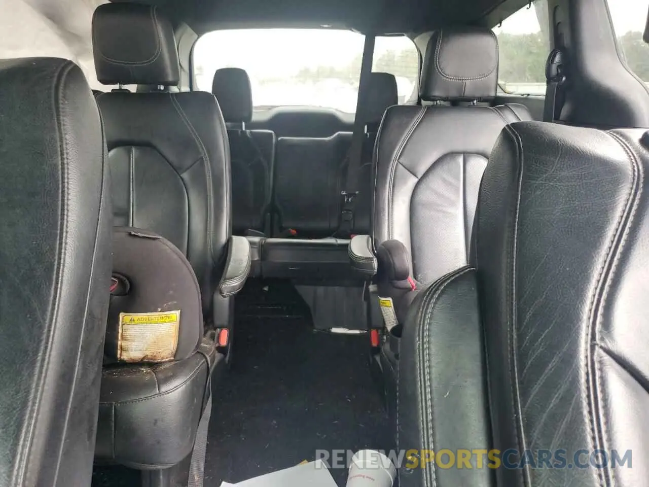 10 Photograph of a damaged car 2C4RC1BG1JR227056 CHRYSLER PACIFICA 2018