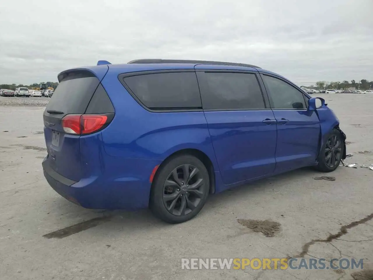 3 Photograph of a damaged car 2C4RC1BG1JR227056 CHRYSLER PACIFICA 2018