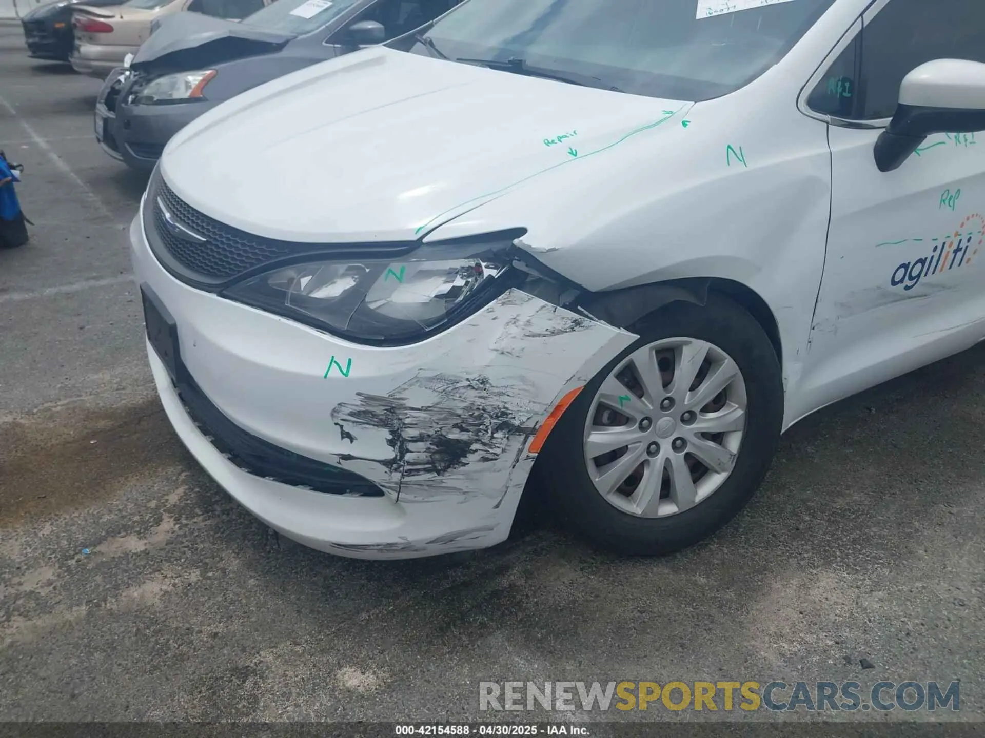 6 Photograph of a damaged car 2C4RC1AG3KR652104 CHRYSLER PACIFICA 2019