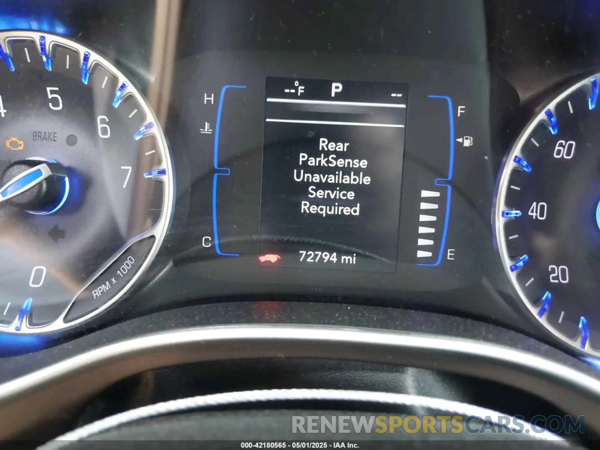 16 Photograph of a damaged car 2C4RC1AG5KR629343 CHRYSLER PACIFICA 2019