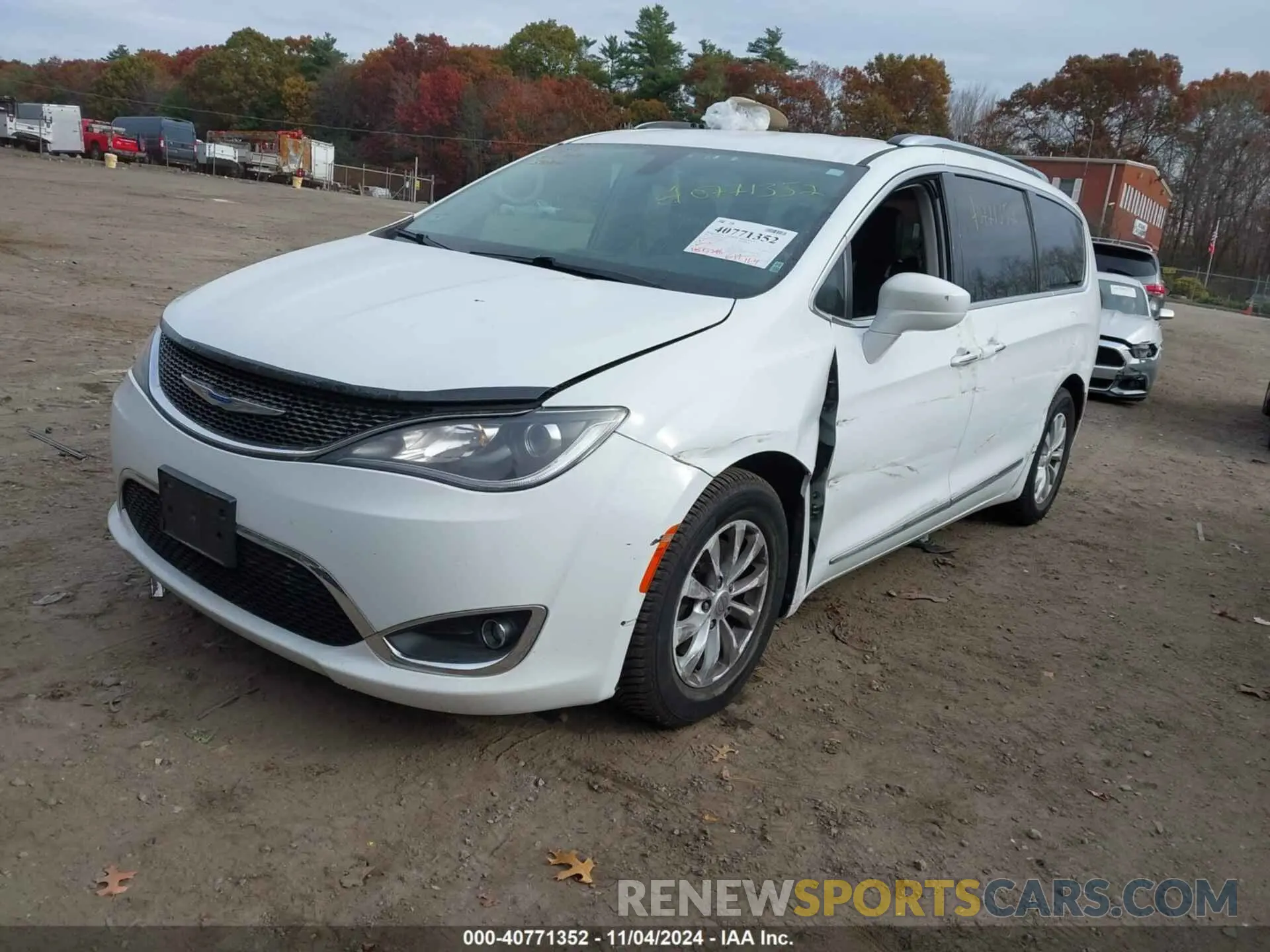 2 Photograph of a damaged car 2C4RC1BG0KR526023 CHRYSLER PACIFICA 2019