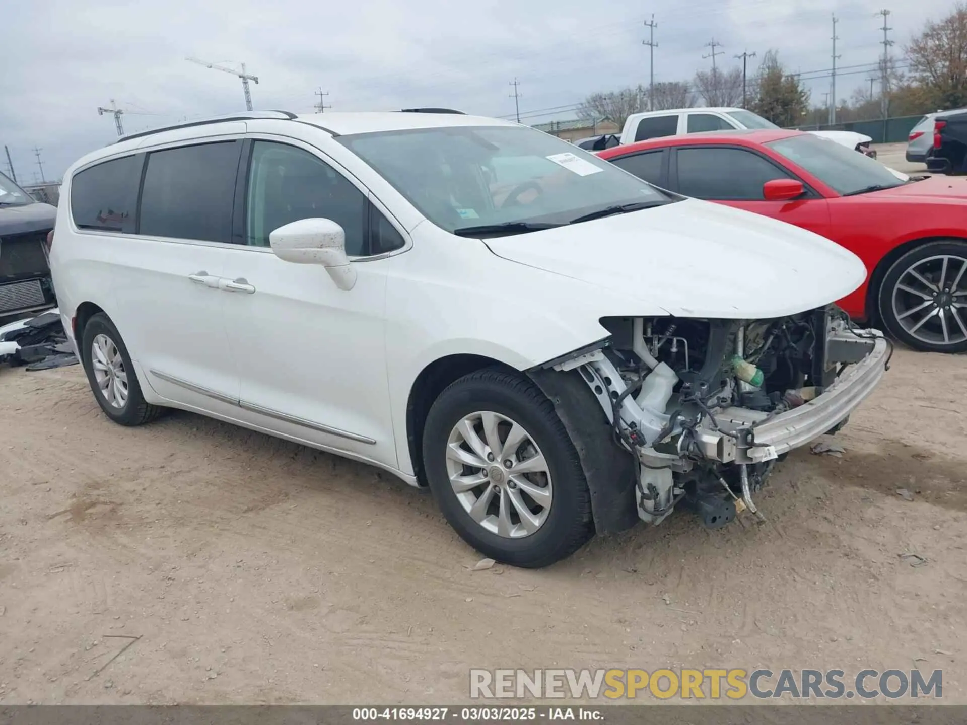 1 Фотография поврежденного автомобиля 2C4RC1BG0KR560091 CHRYSLER PACIFICA 2019