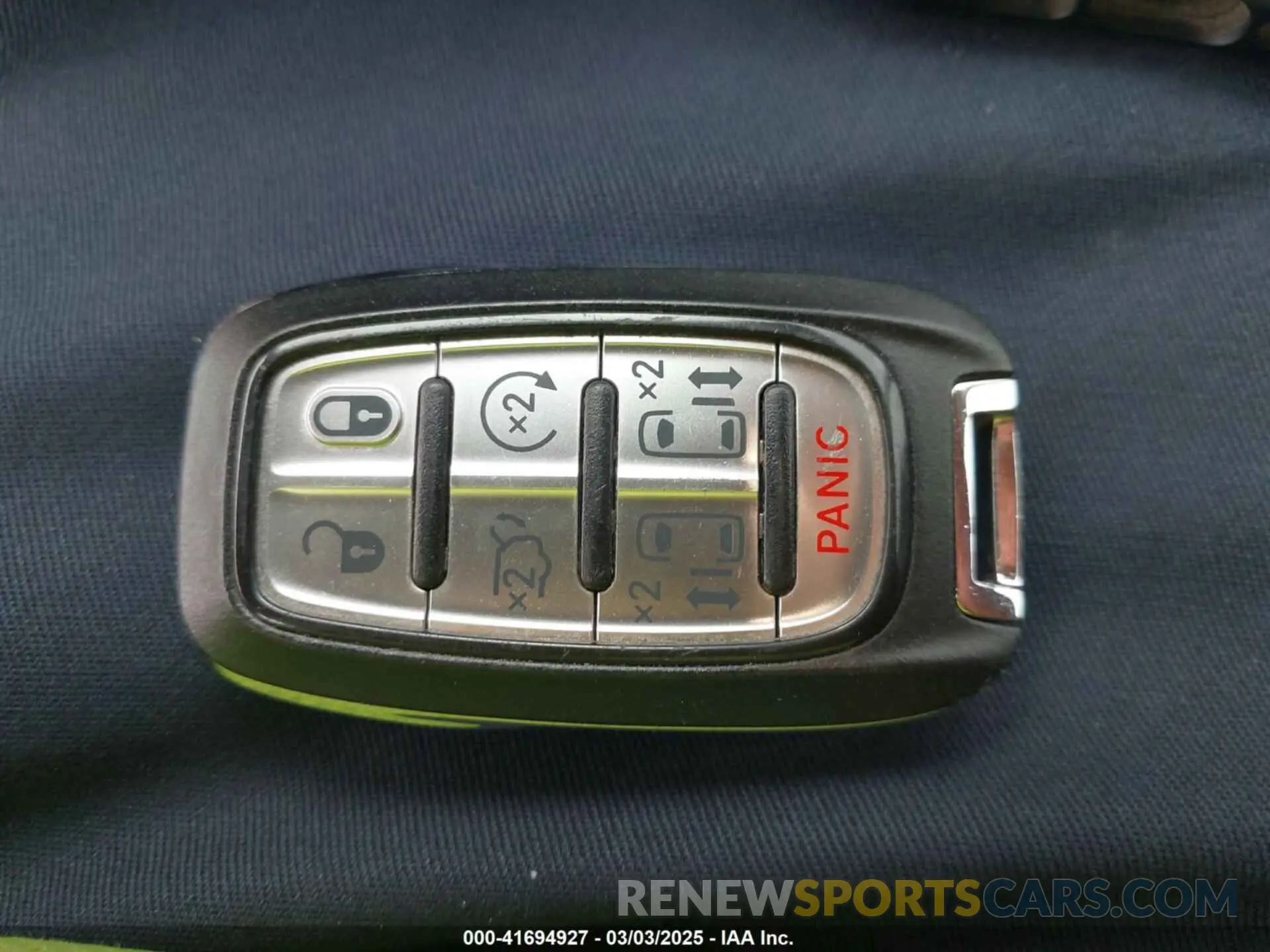 11 Фотография поврежденного автомобиля 2C4RC1BG0KR560091 CHRYSLER PACIFICA 2019