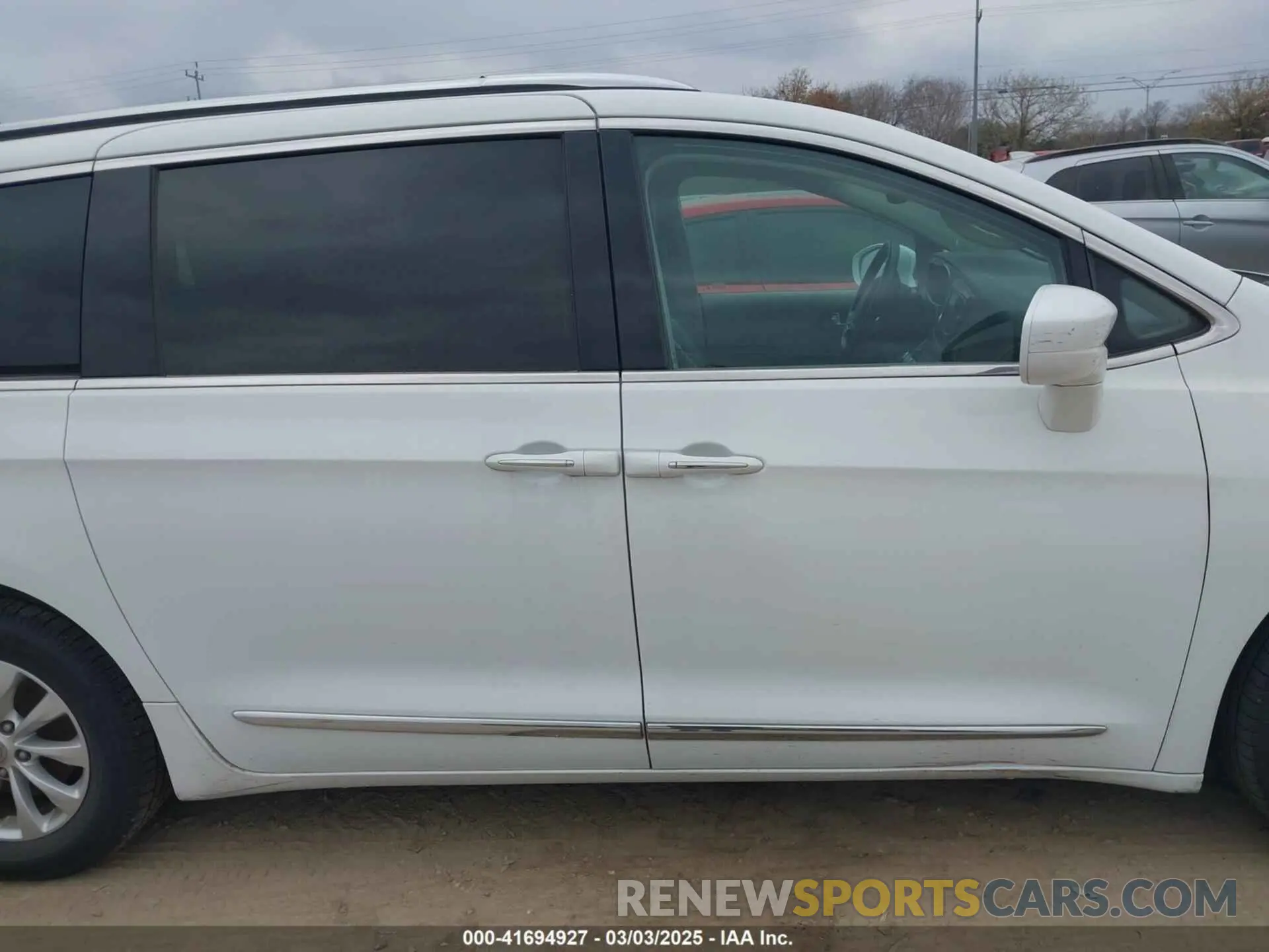 14 Фотография поврежденного автомобиля 2C4RC1BG0KR560091 CHRYSLER PACIFICA 2019
