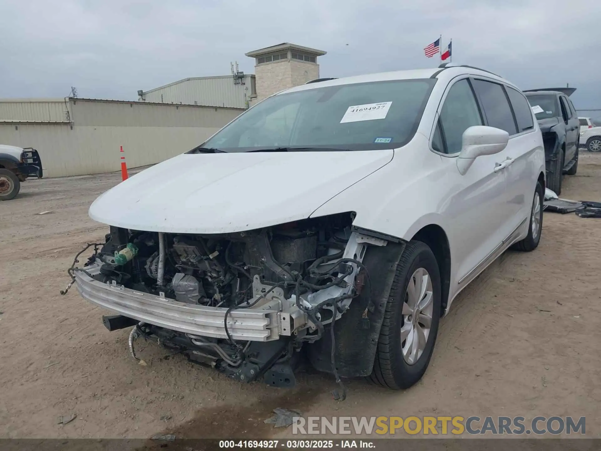 6 Фотография поврежденного автомобиля 2C4RC1BG0KR560091 CHRYSLER PACIFICA 2019