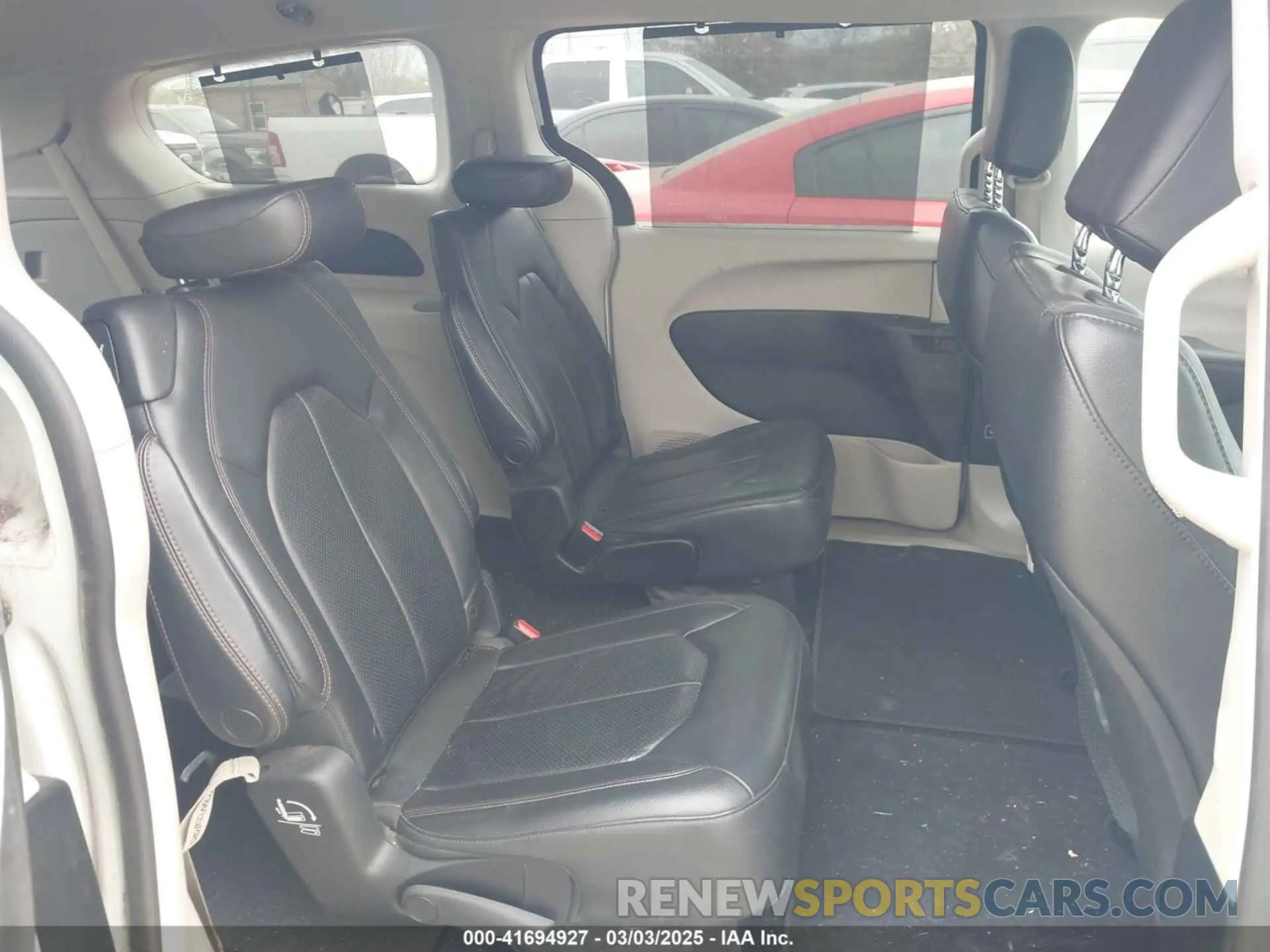 8 Фотография поврежденного автомобиля 2C4RC1BG0KR560091 CHRYSLER PACIFICA 2019