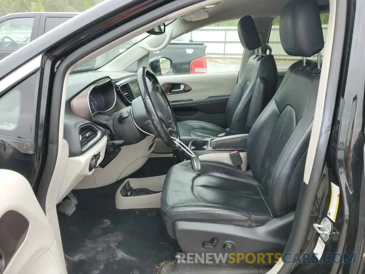 7 Фотография поврежденного автомобиля 2C4RC1BG0KR593169 CHRYSLER PACIFICA 2019