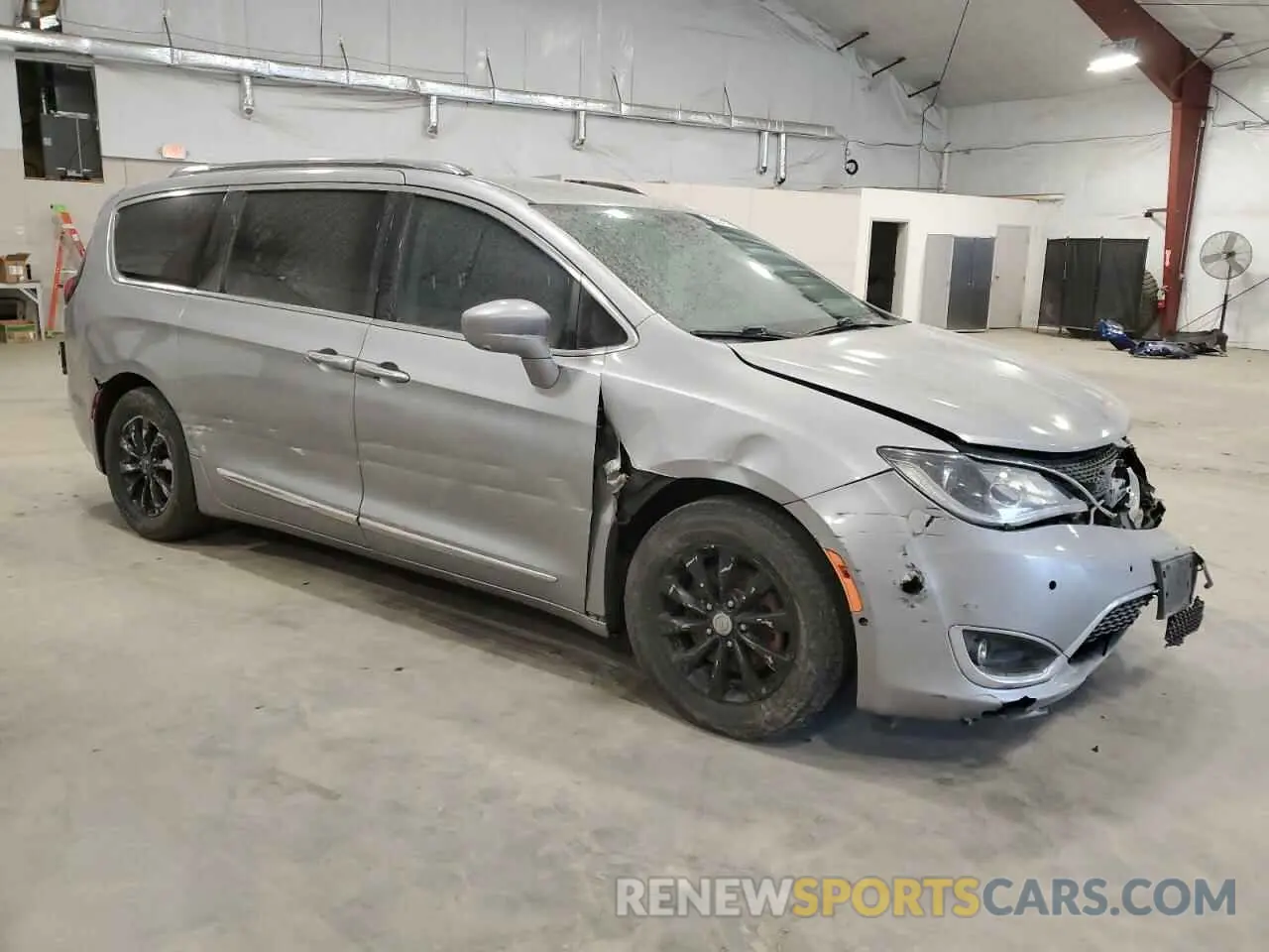 4 Photograph of a damaged car 2C4RC1BG0KR714735 CHRYSLER PACIFICA 2019