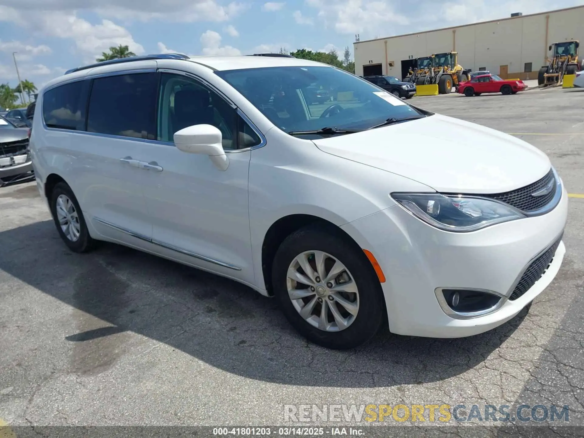 1 Photograph of a damaged car 2C4RC1BG1KR539668 CHRYSLER PACIFICA 2019