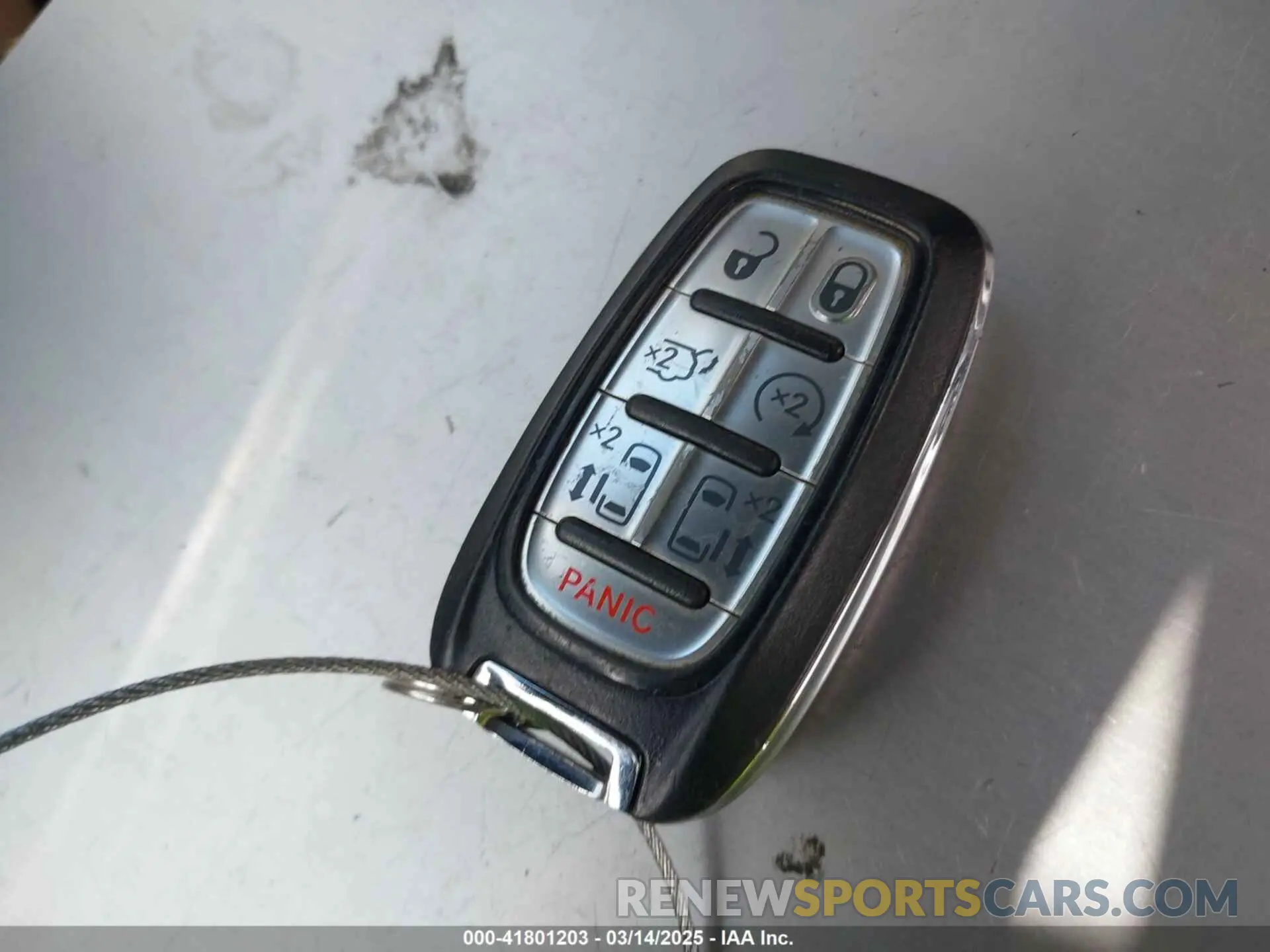 11 Photograph of a damaged car 2C4RC1BG1KR539668 CHRYSLER PACIFICA 2019